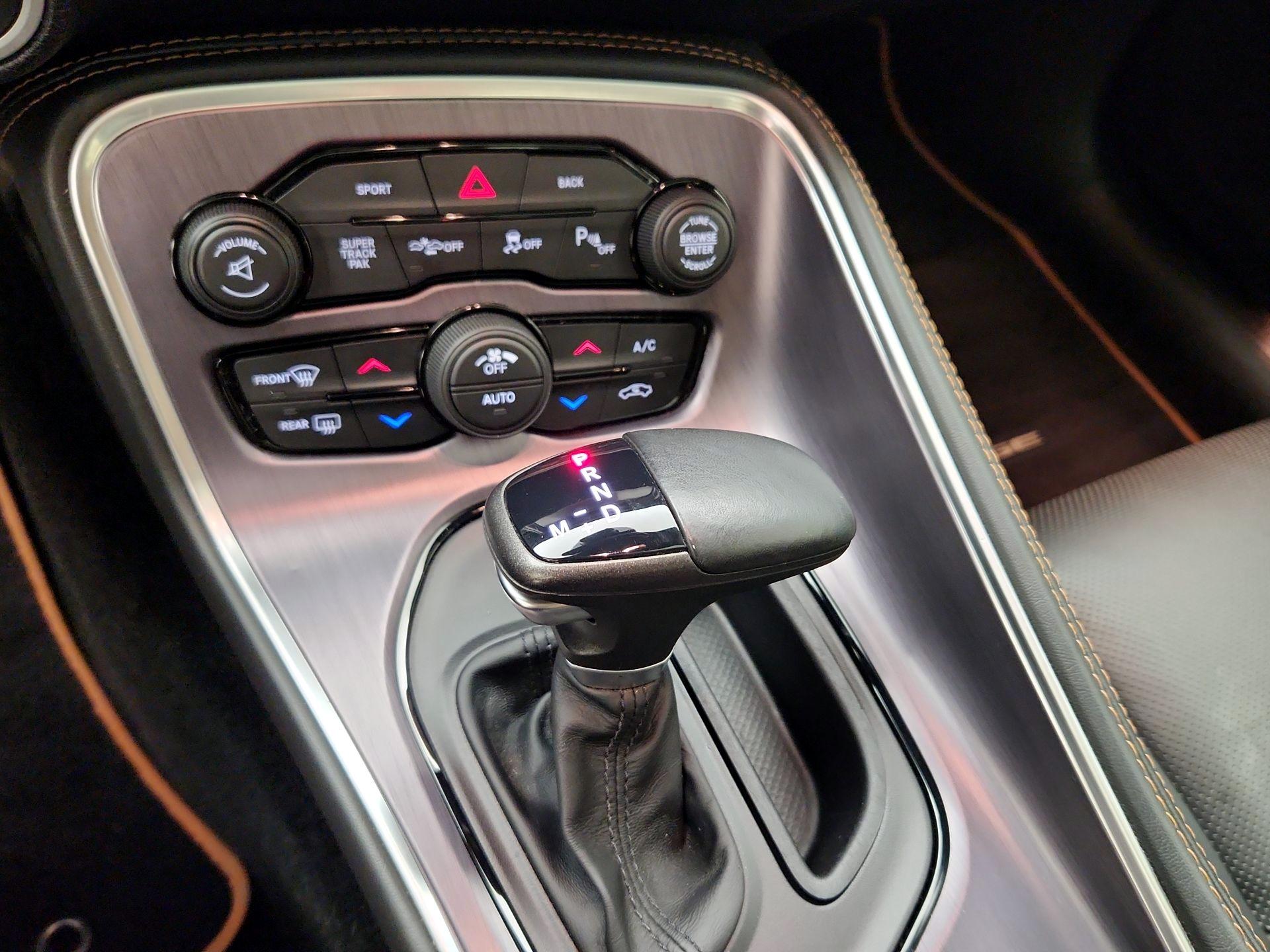 Thumbnail: 2015 Dodge Challenger - 17