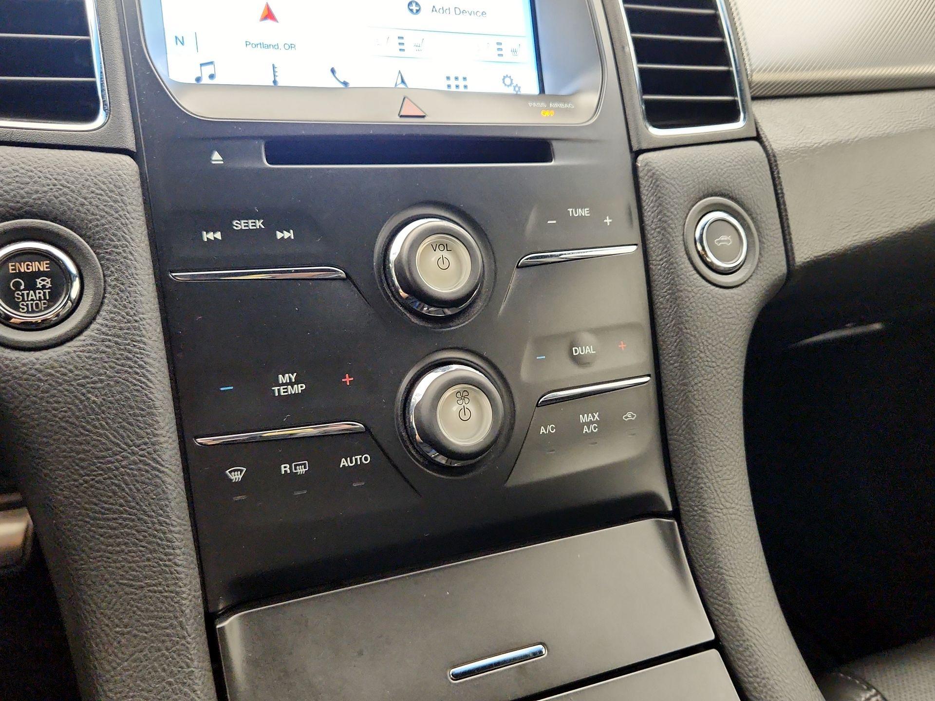 Thumbnail: 2016 Ford Taurus - 17