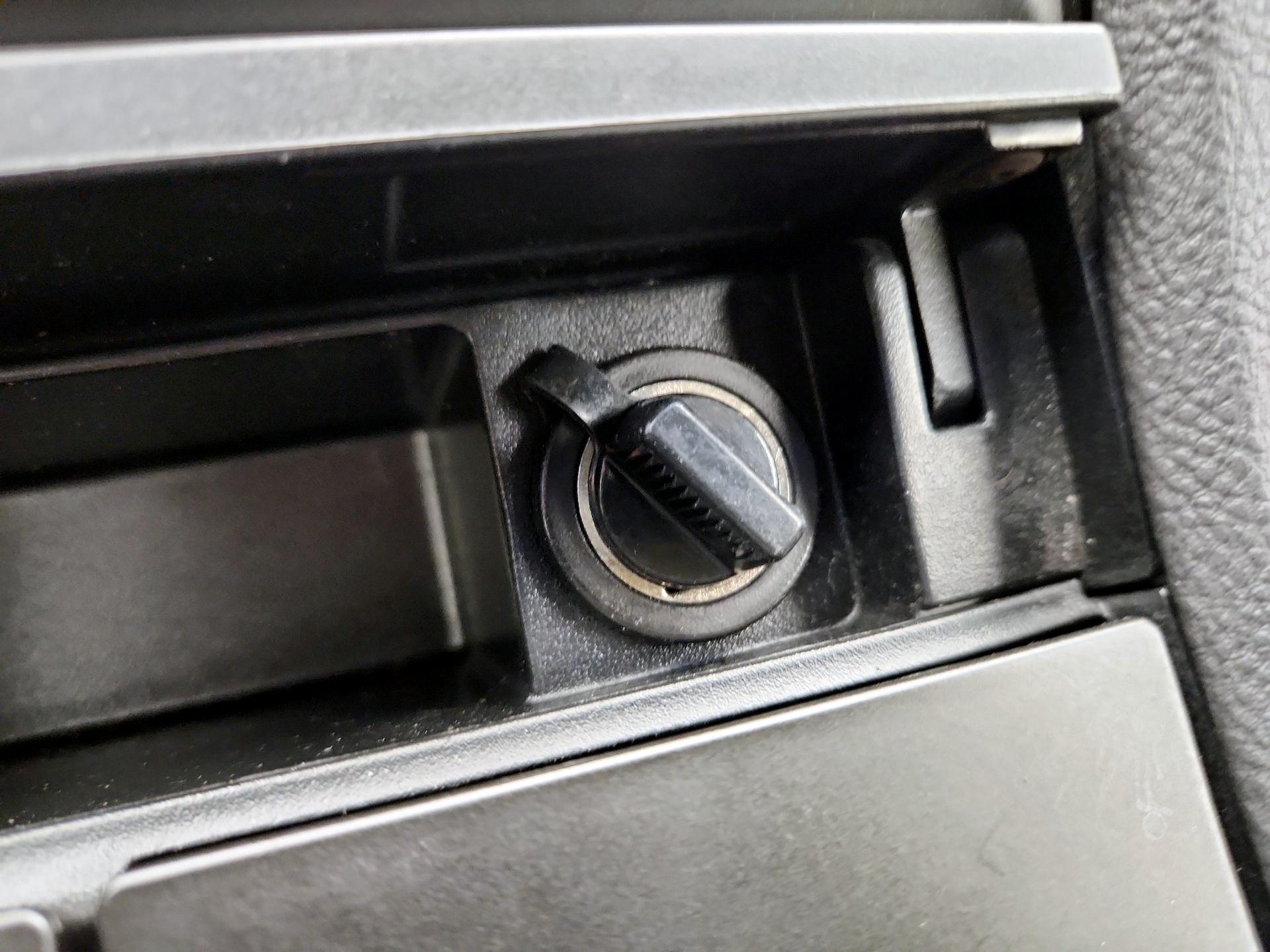 Thumbnail: 2016 Ford Taurus - 19