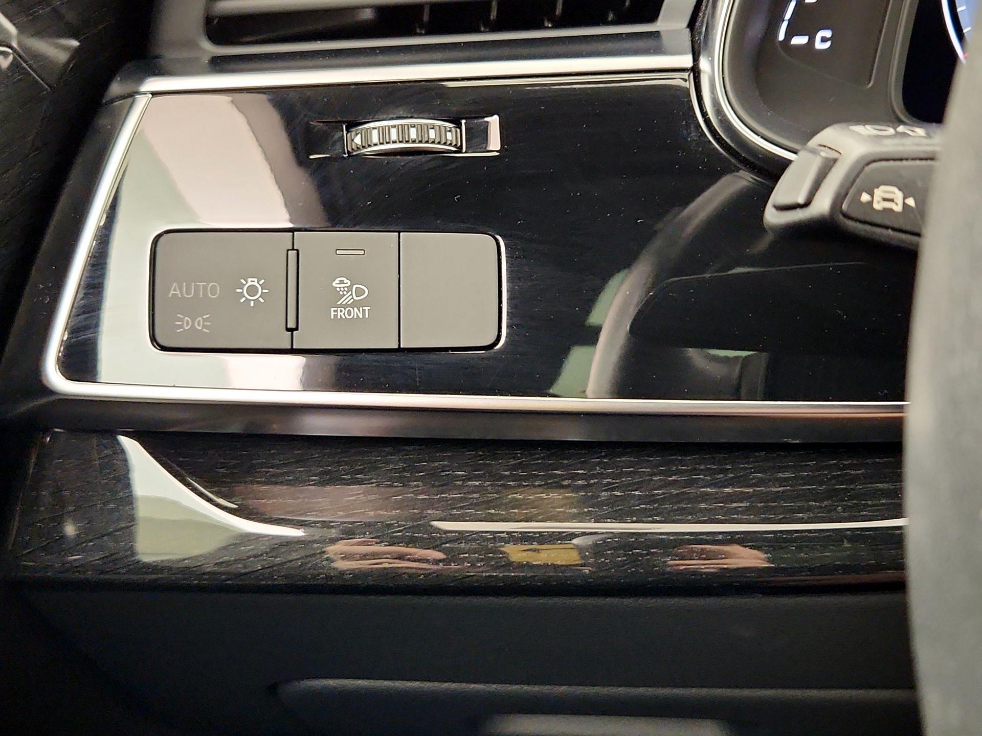 Thumbnail: 2021 Audi Q7 - 13
