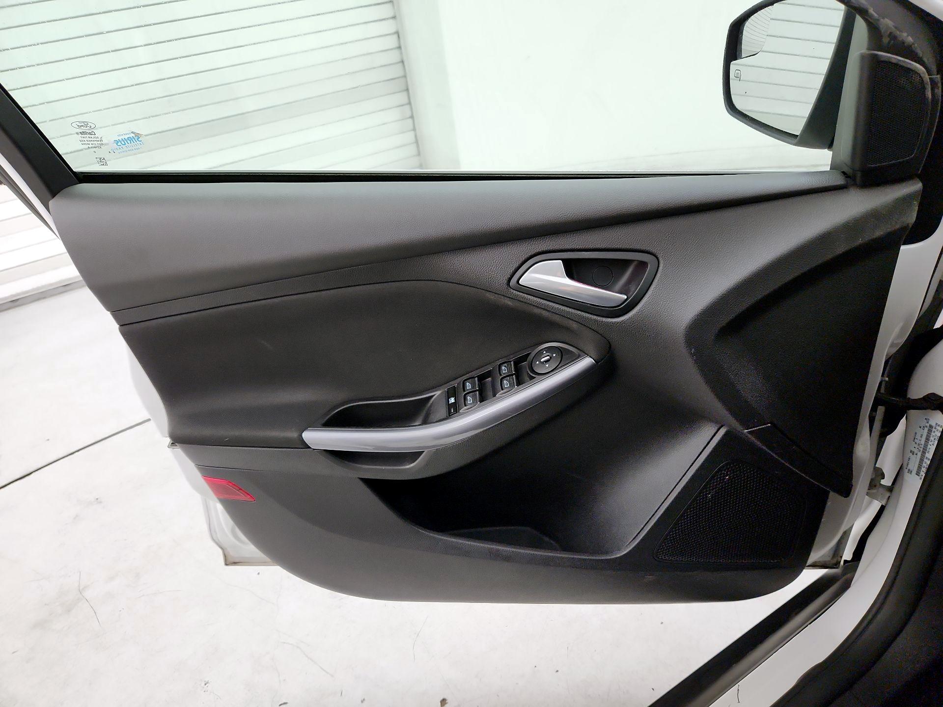 Thumbnail: 2014 Ford Focus - 12