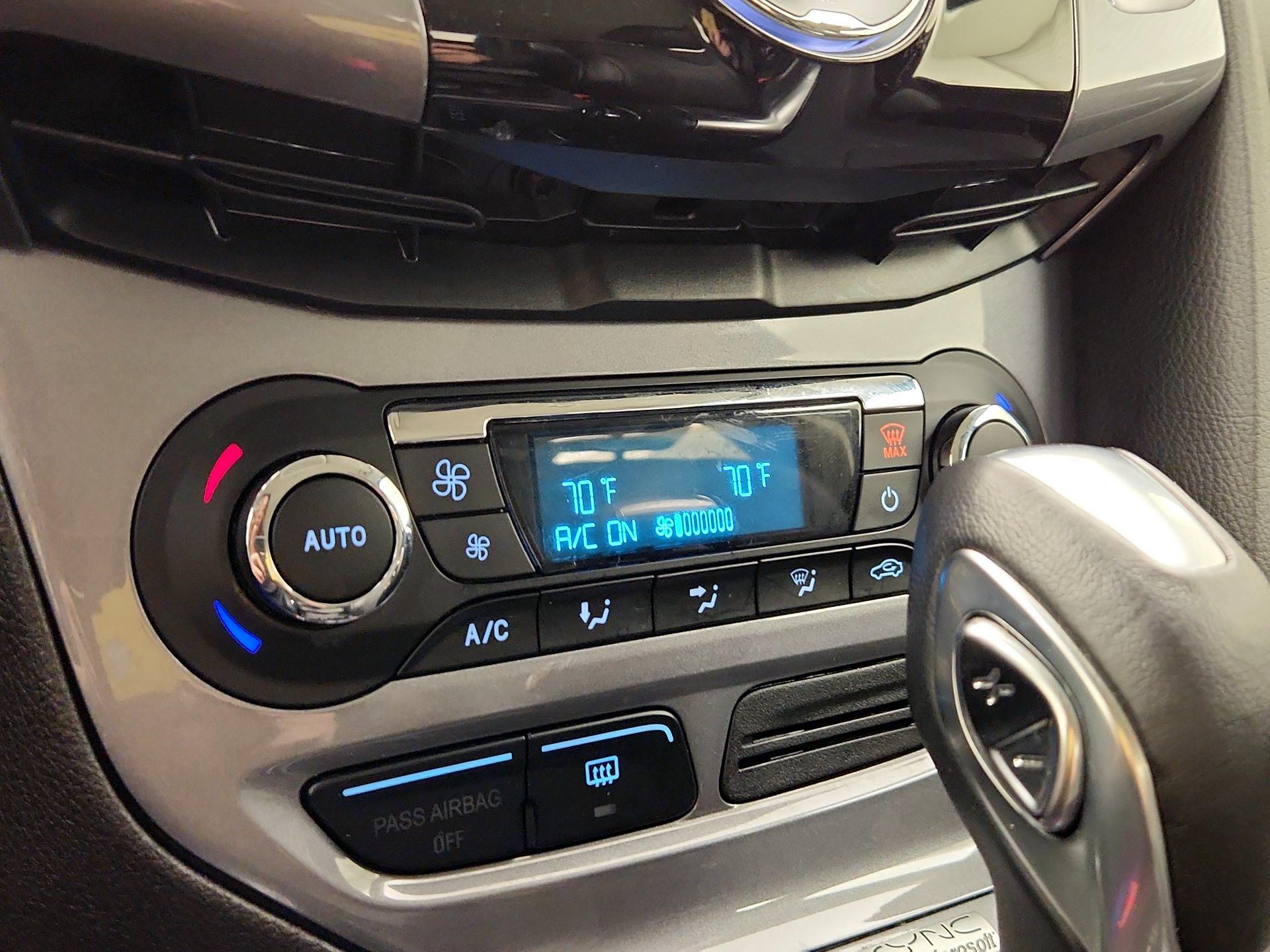 Thumbnail: 2014 Ford Focus - 16