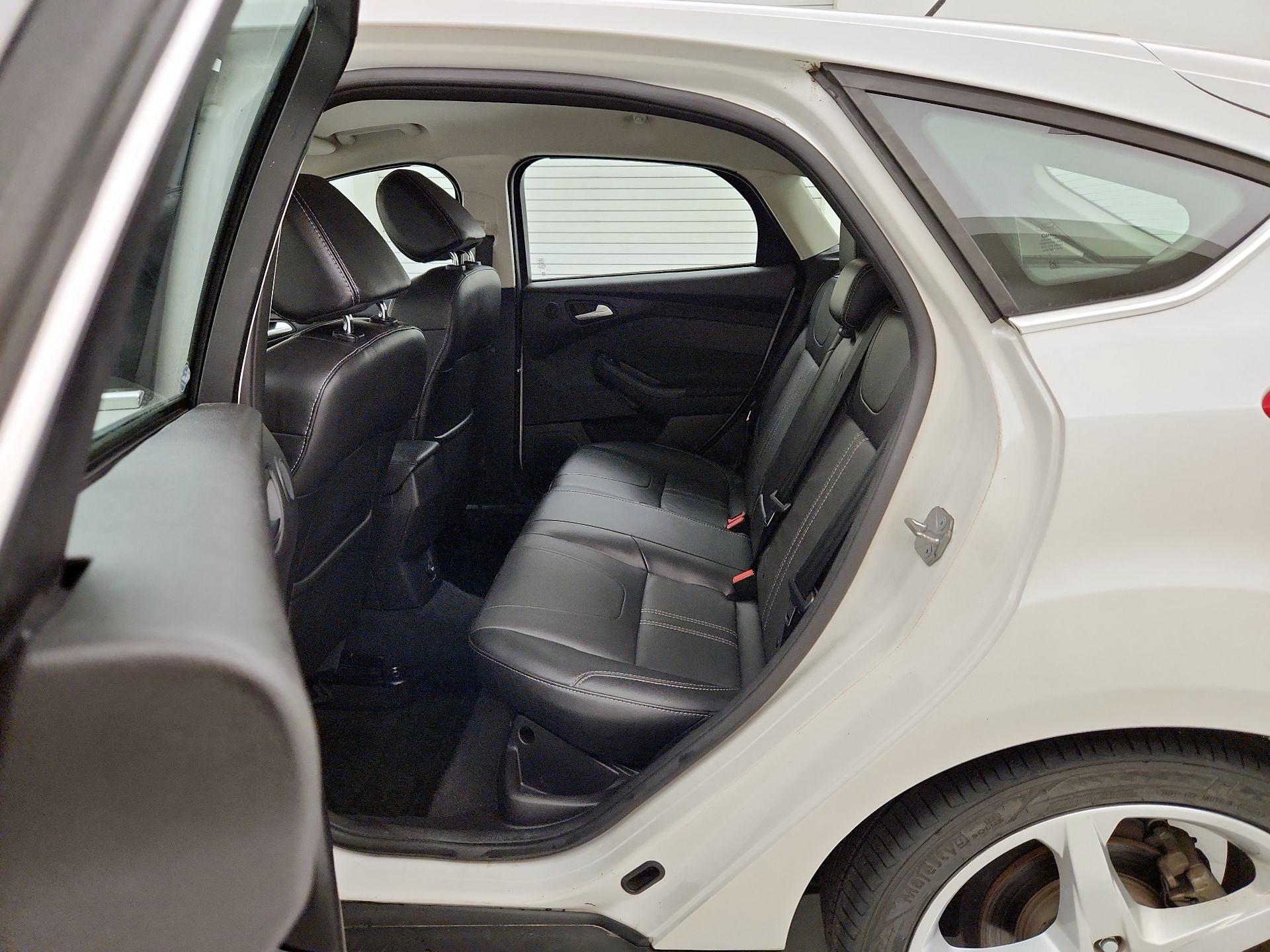 Thumbnail: 2014 Ford Focus - 19