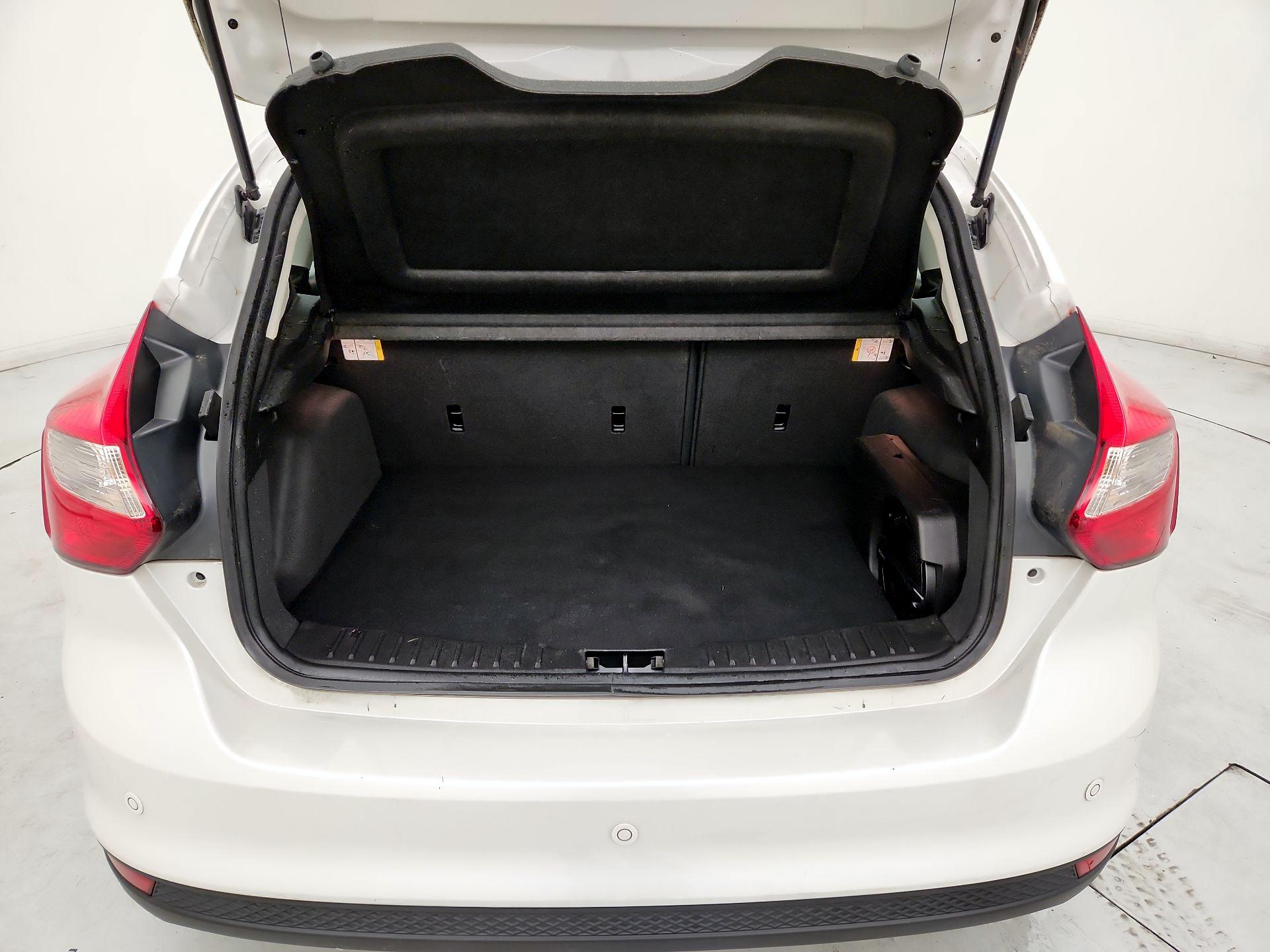 Thumbnail: 2014 Ford Focus - 20