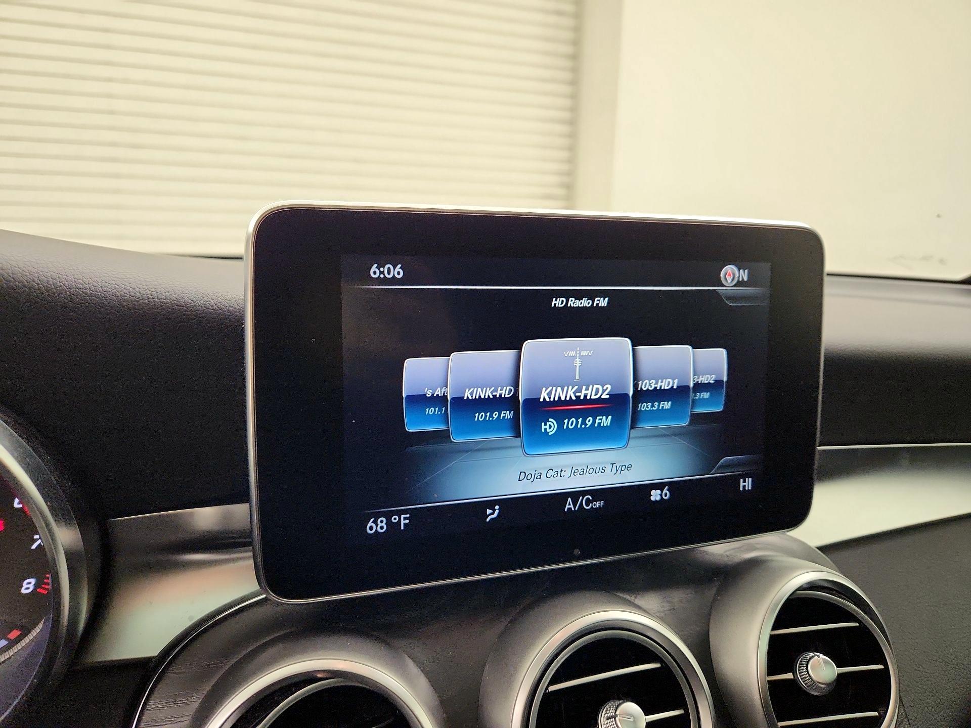 Thumbnail: 2016 Mercedes-Benz GLC - 16