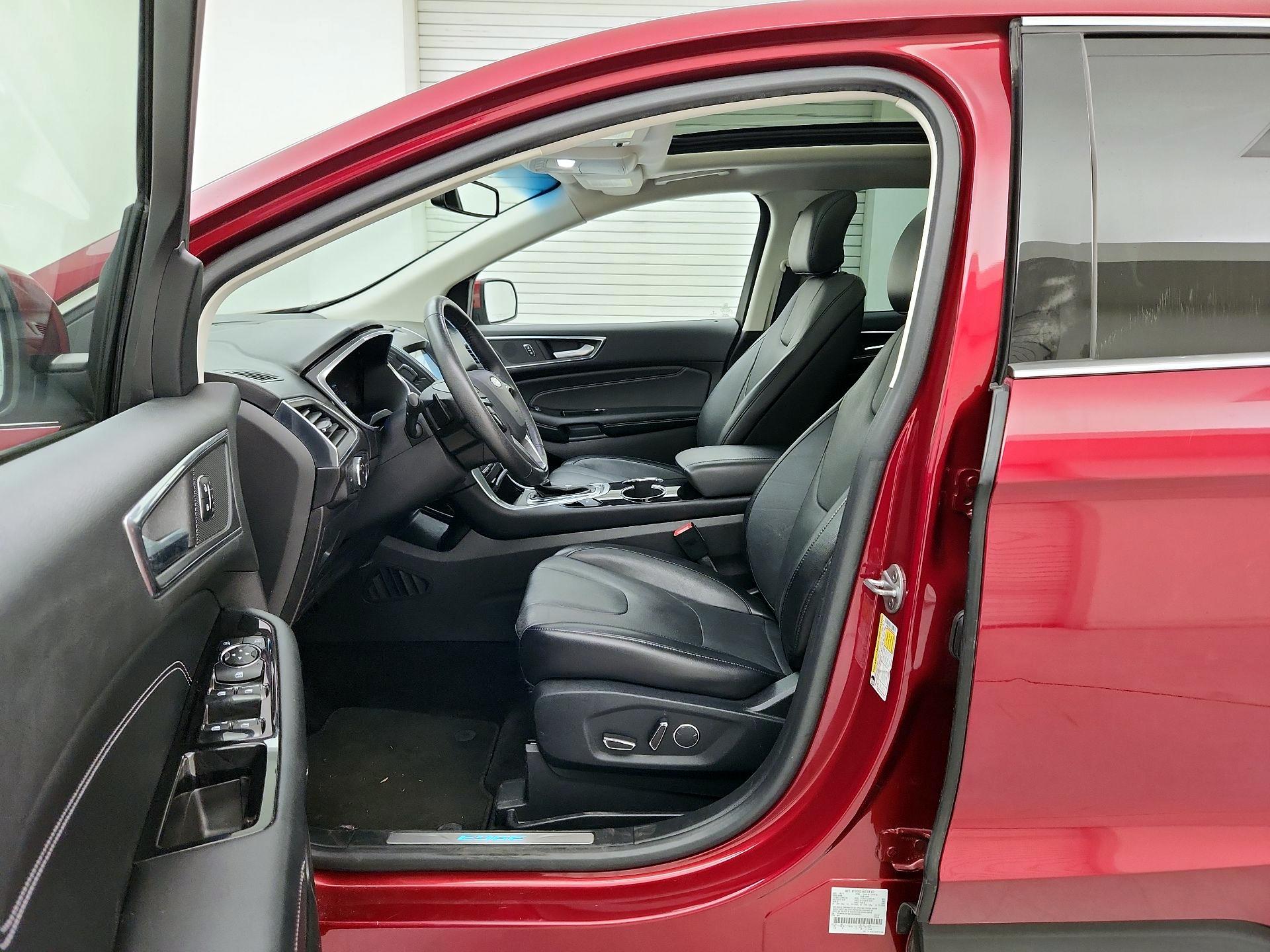 Thumbnail: 2017 Ford Edge - 11