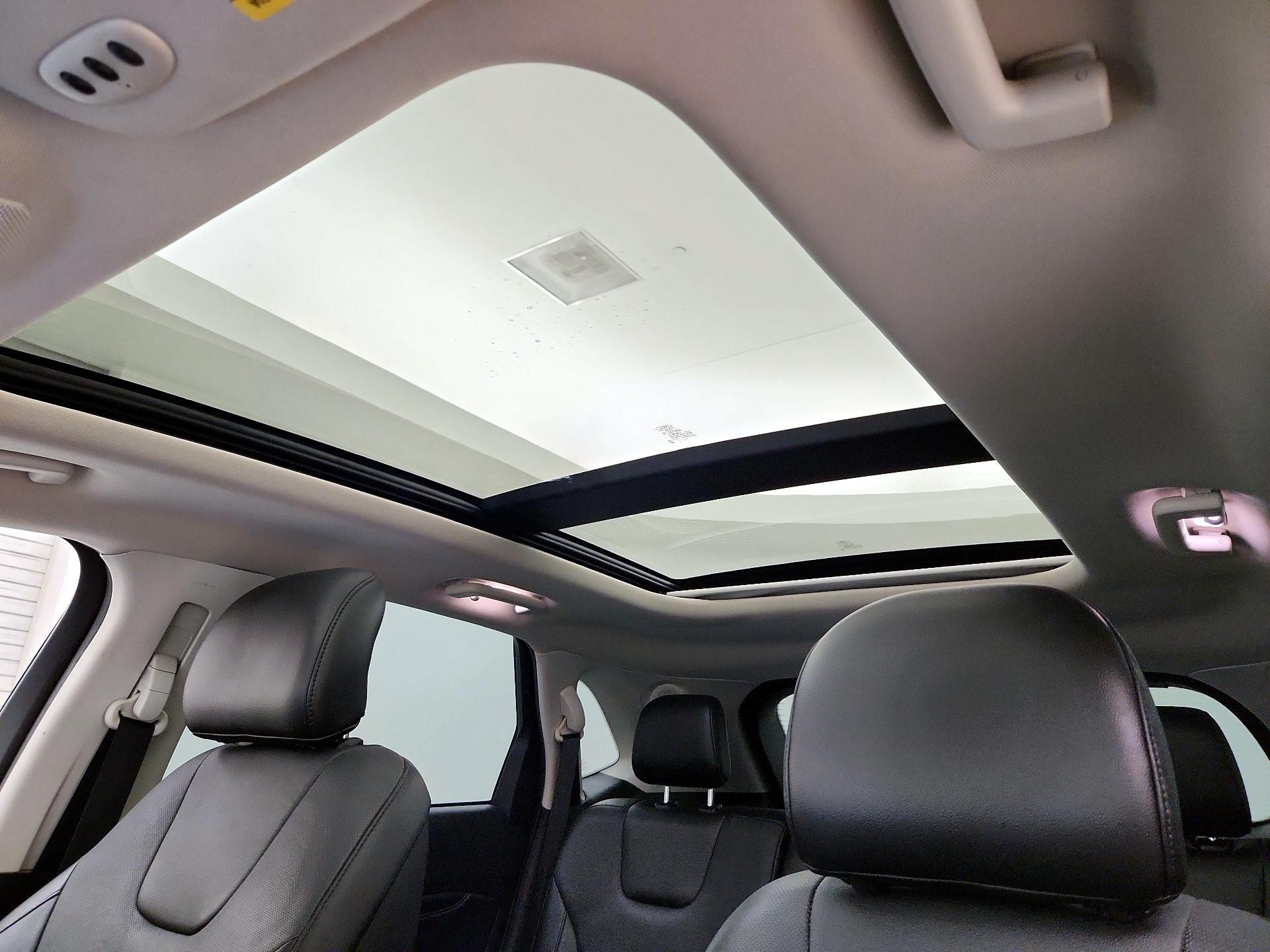 Thumbnail: 2017 Ford Edge - 20