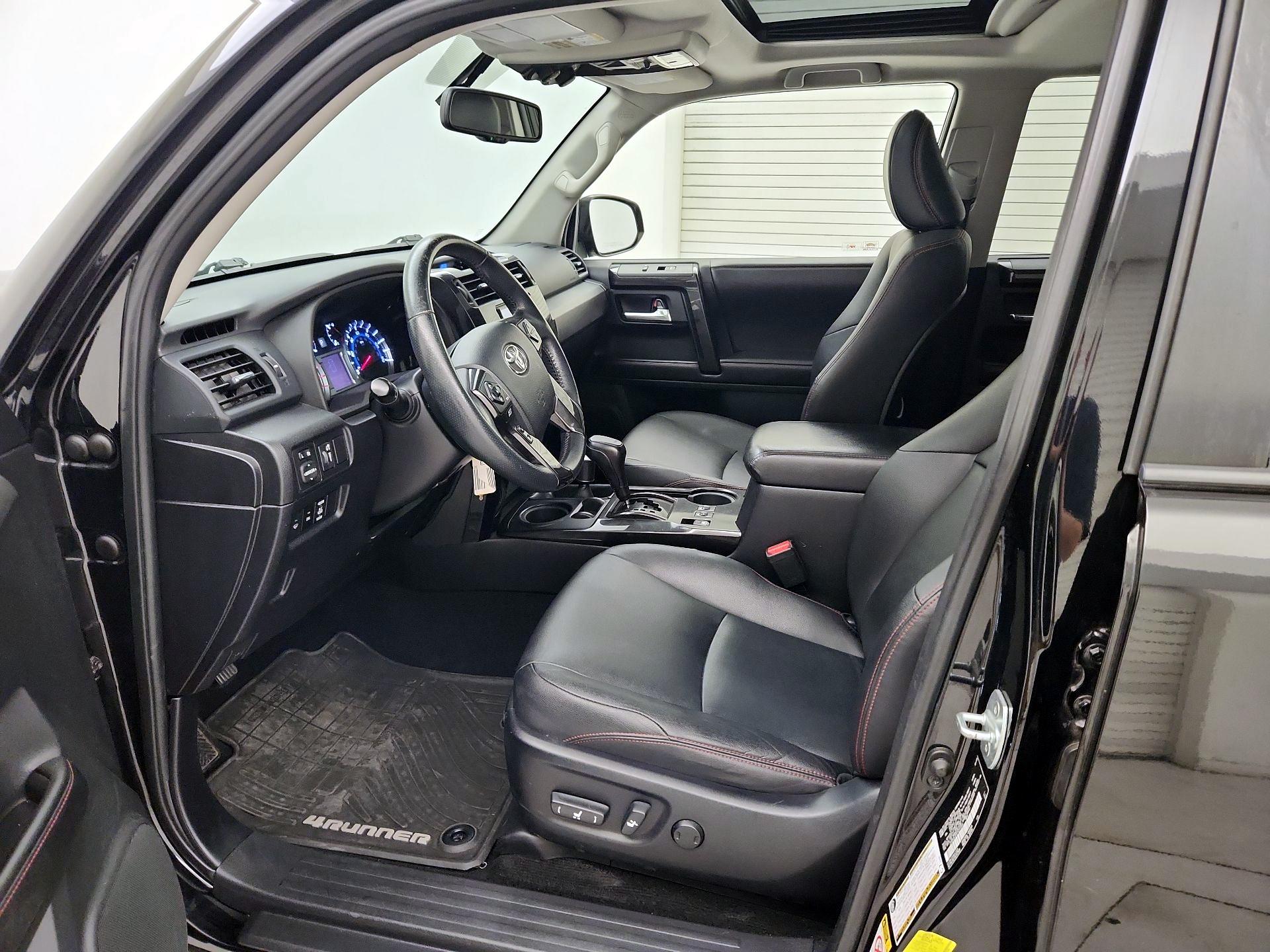 Thumbnail: 2015 Toyota 4Runner - 11