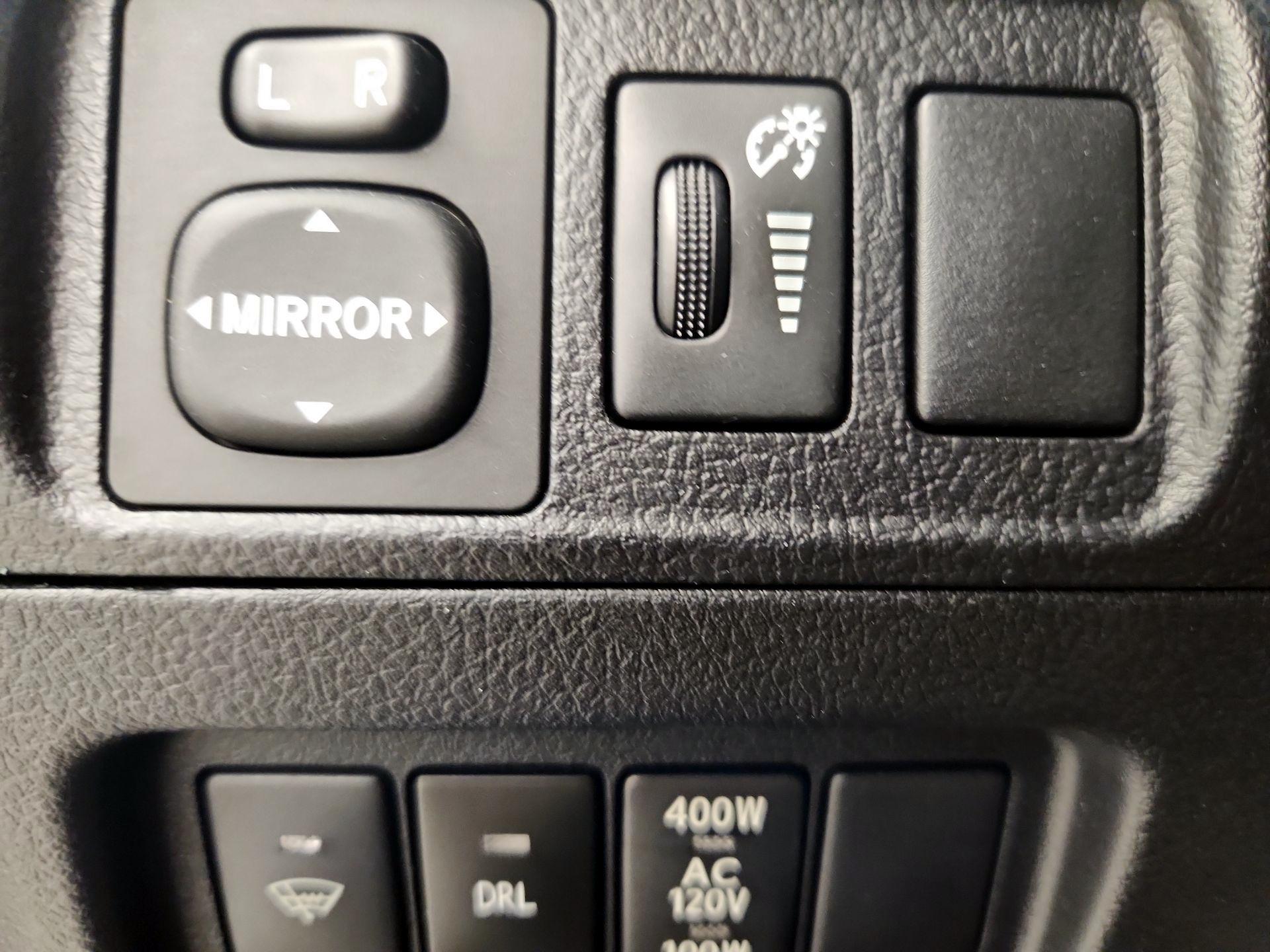 Thumbnail: 2015 Toyota 4Runner - 13