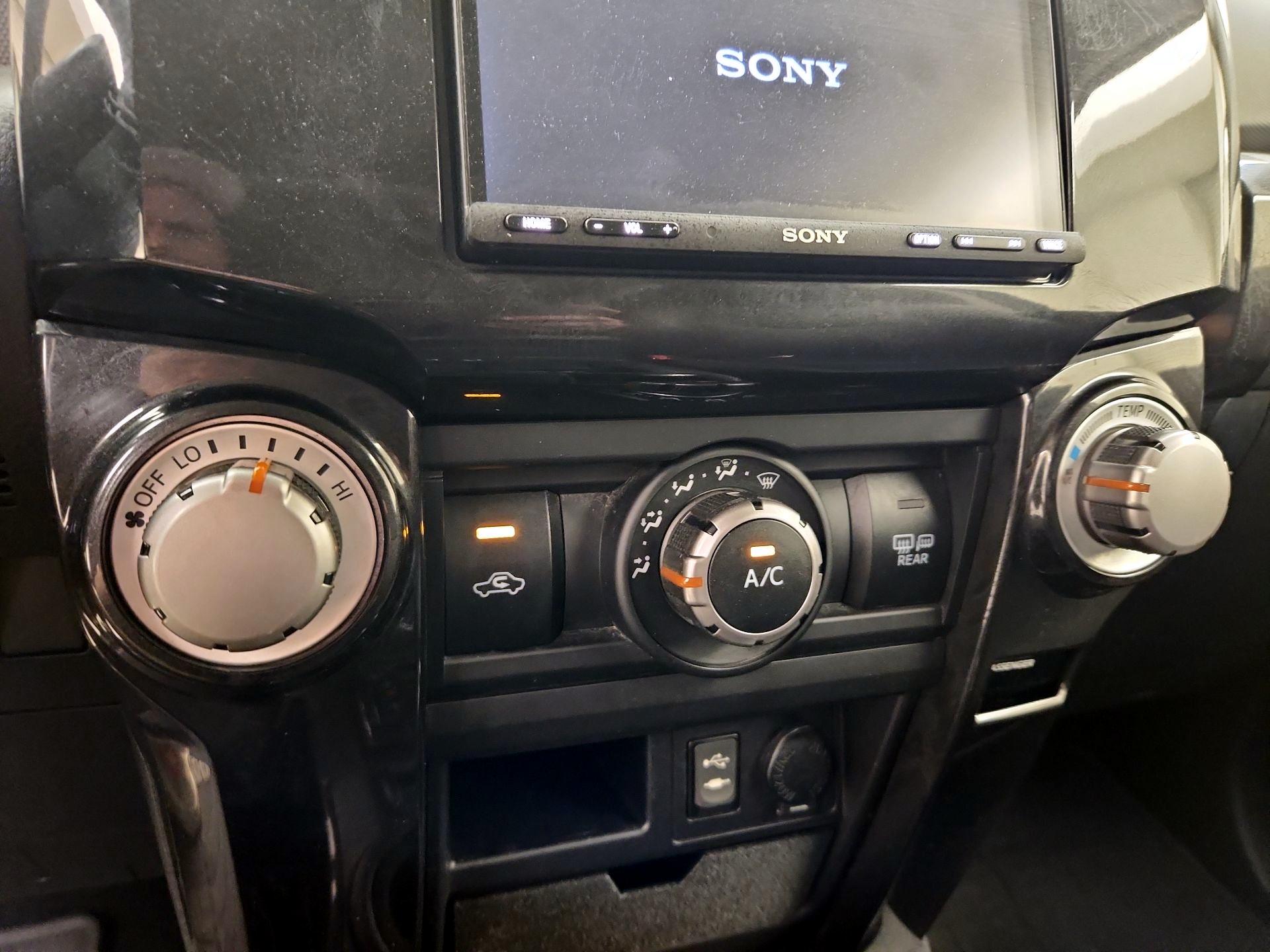 Thumbnail: 2015 Toyota 4Runner - 16