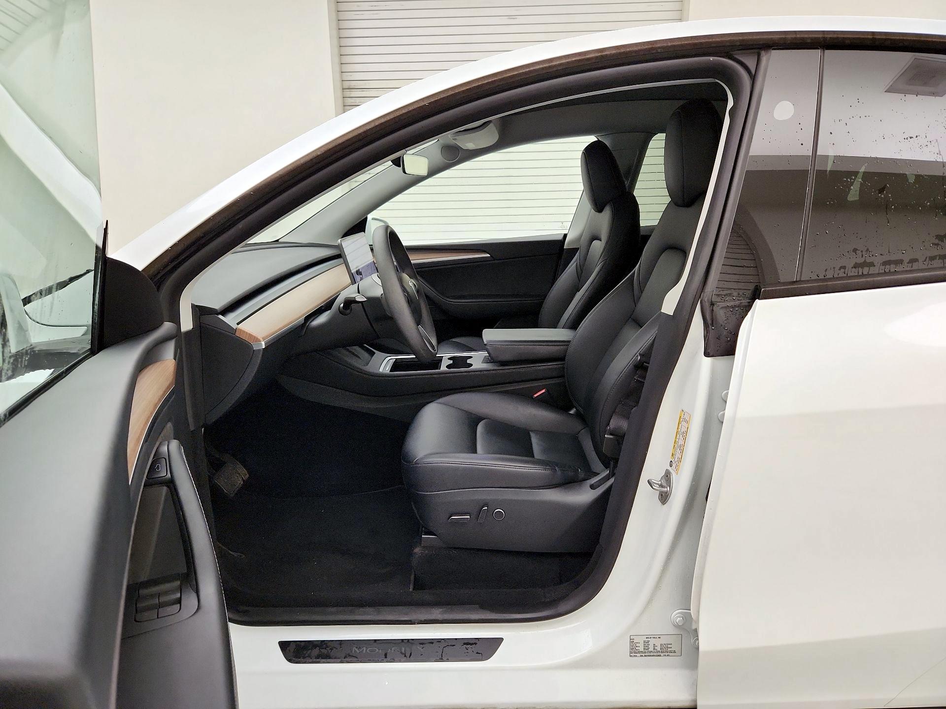 Thumbnail: 2023 Tesla Model Y - 11