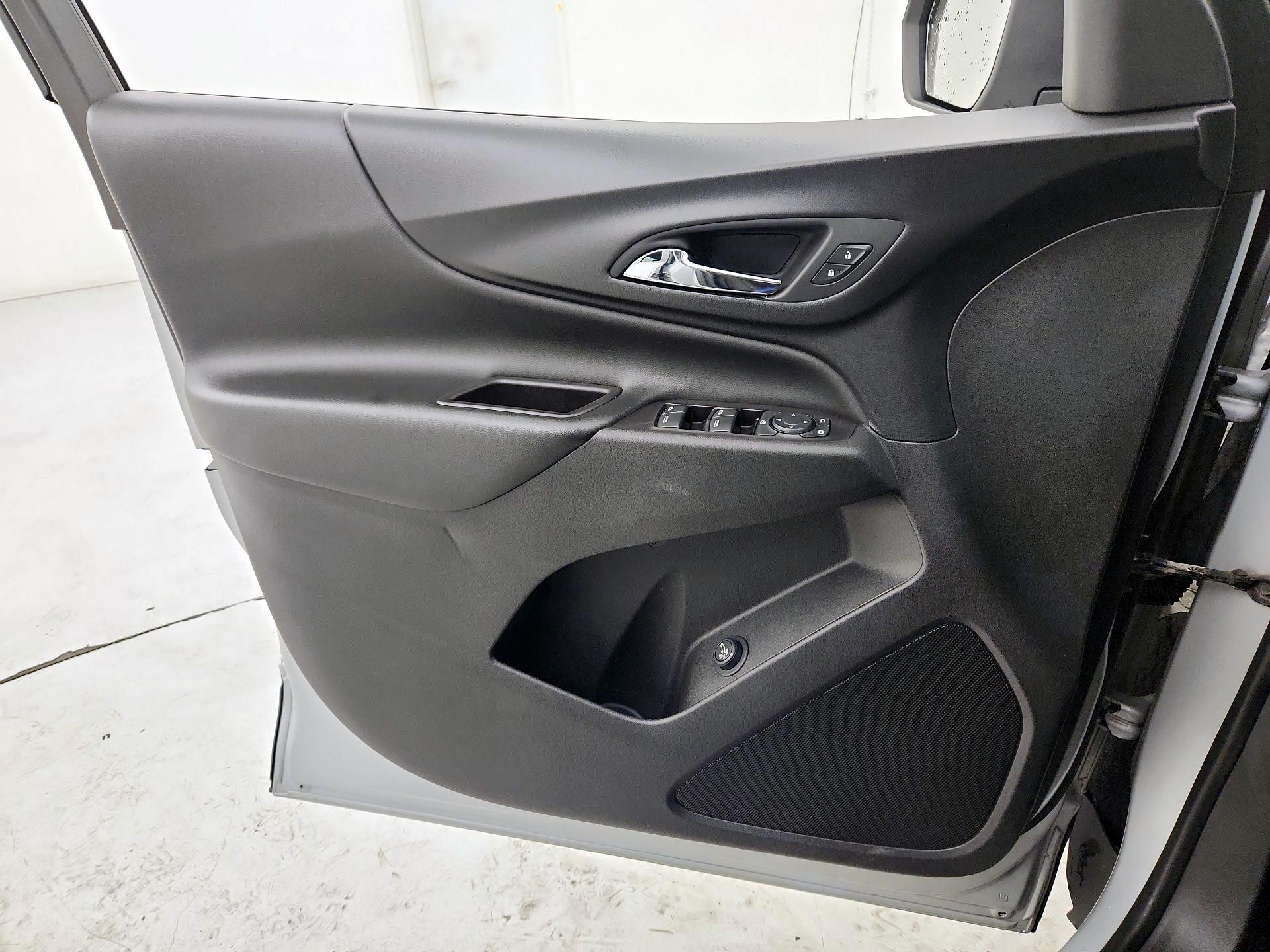 Thumbnail: 2022 Chevrolet Equinox - 12