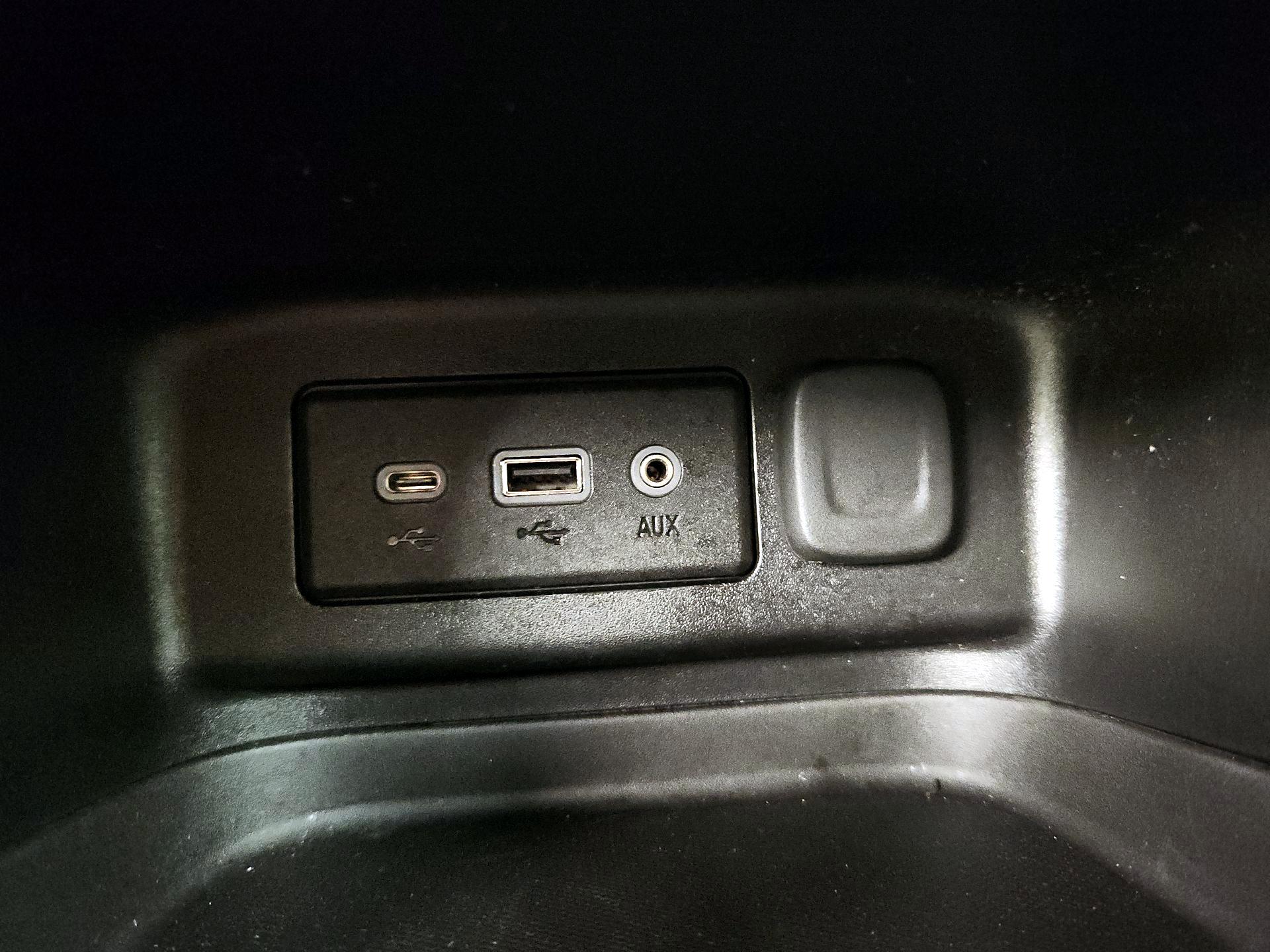 Thumbnail: 2022 Chevrolet Equinox - 18