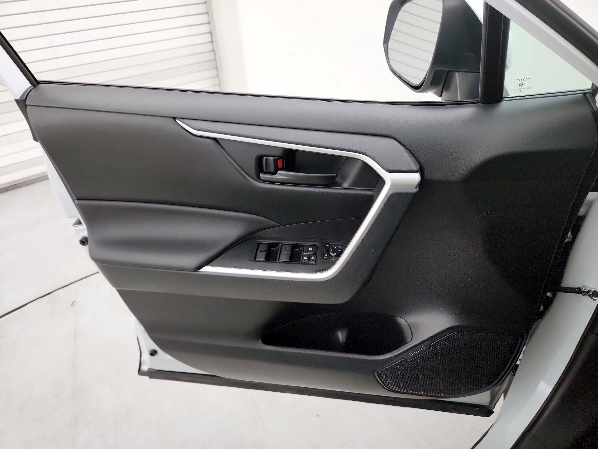 Thumbnail: 2023 Toyota RAV4 - 12