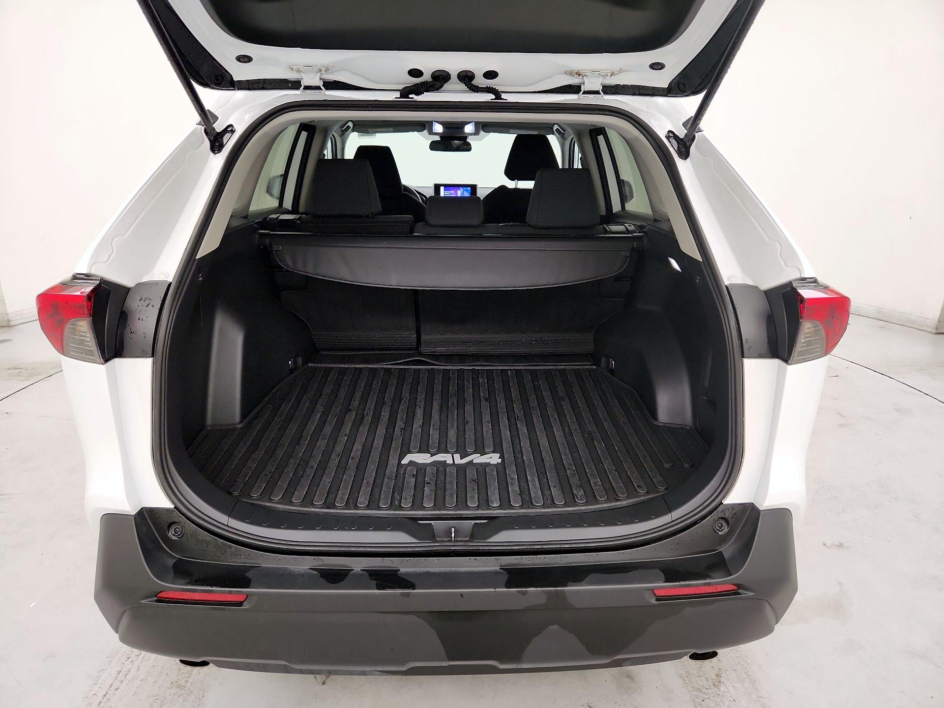 Thumbnail: 2023 Toyota RAV4 - 20