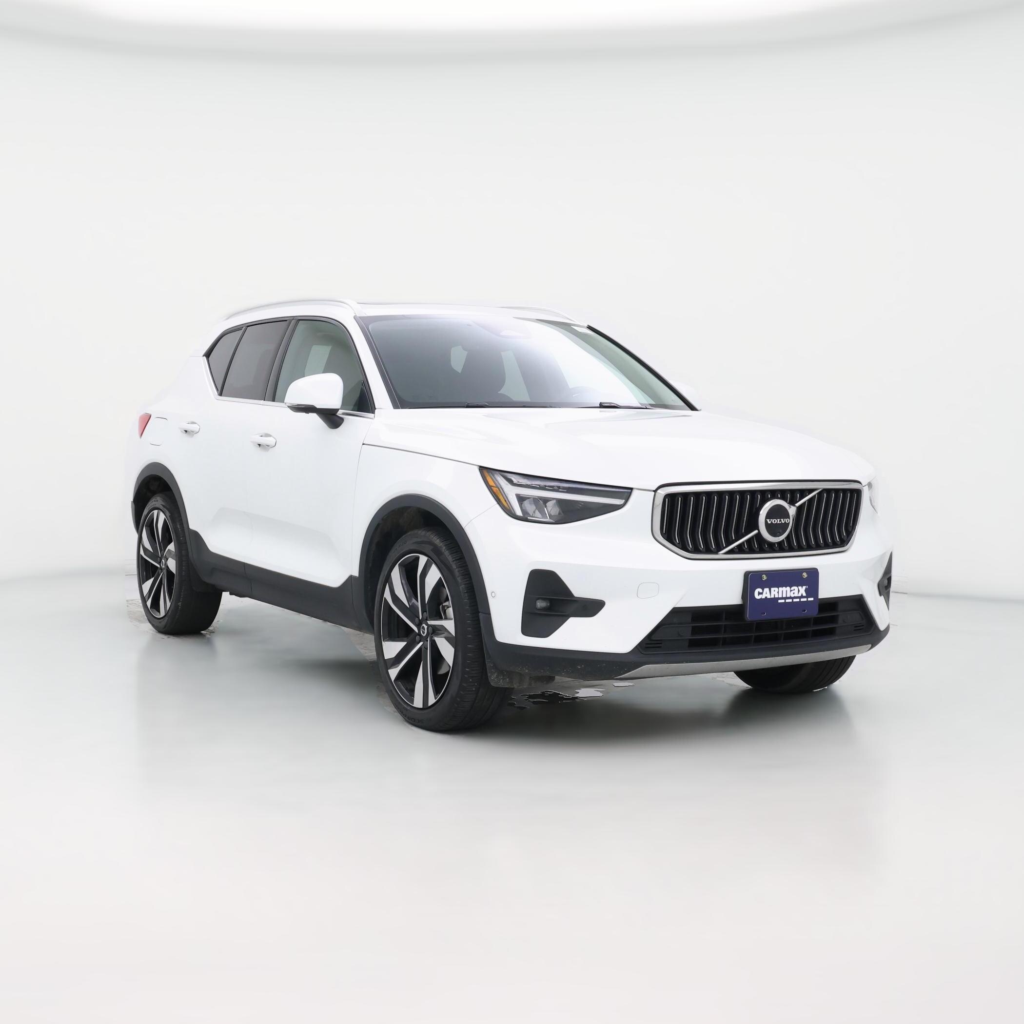 Thumbnail: 2023 Volvo XC40 - 1