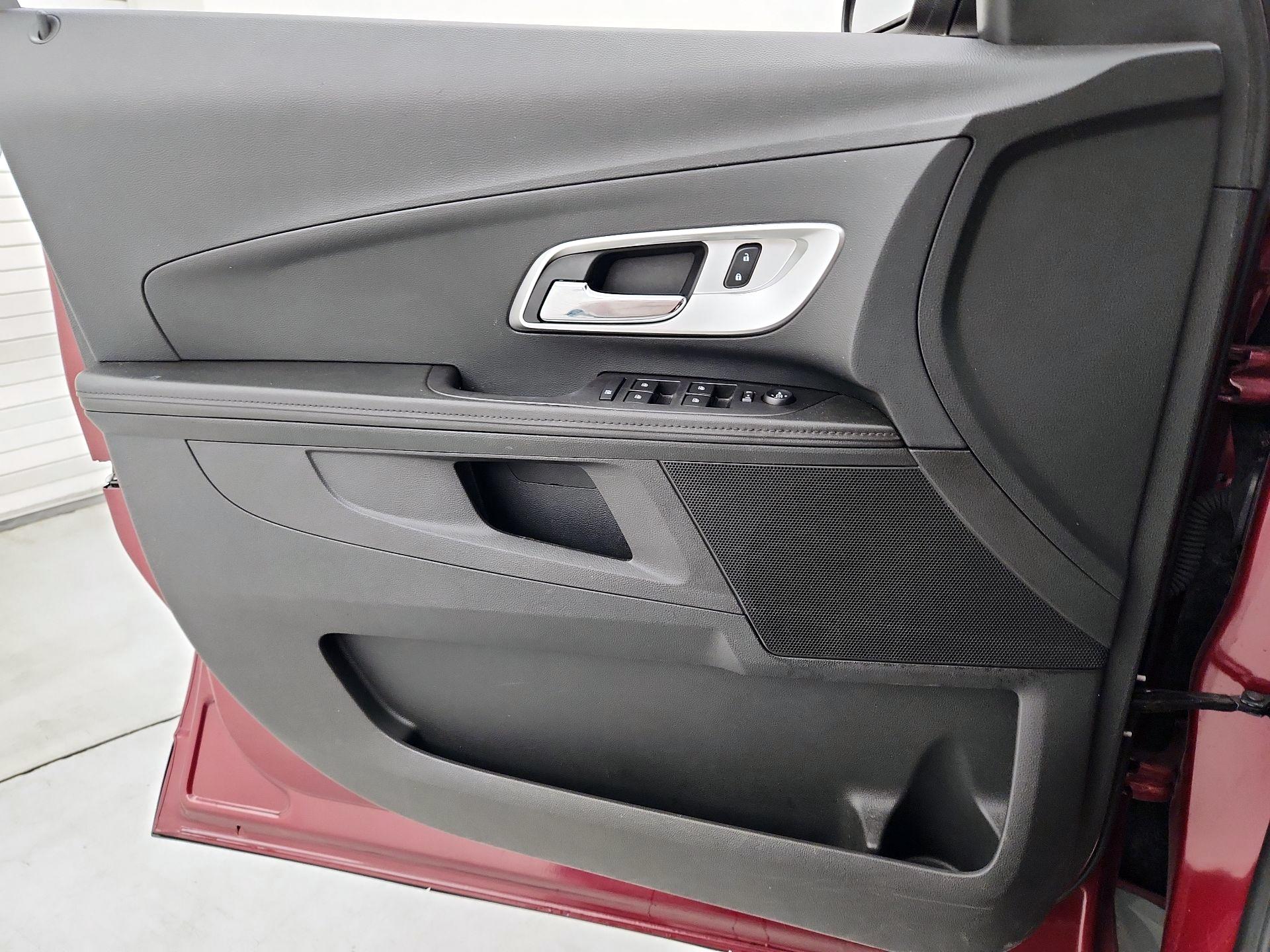 Thumbnail: 2016 Chevrolet Equinox - 12