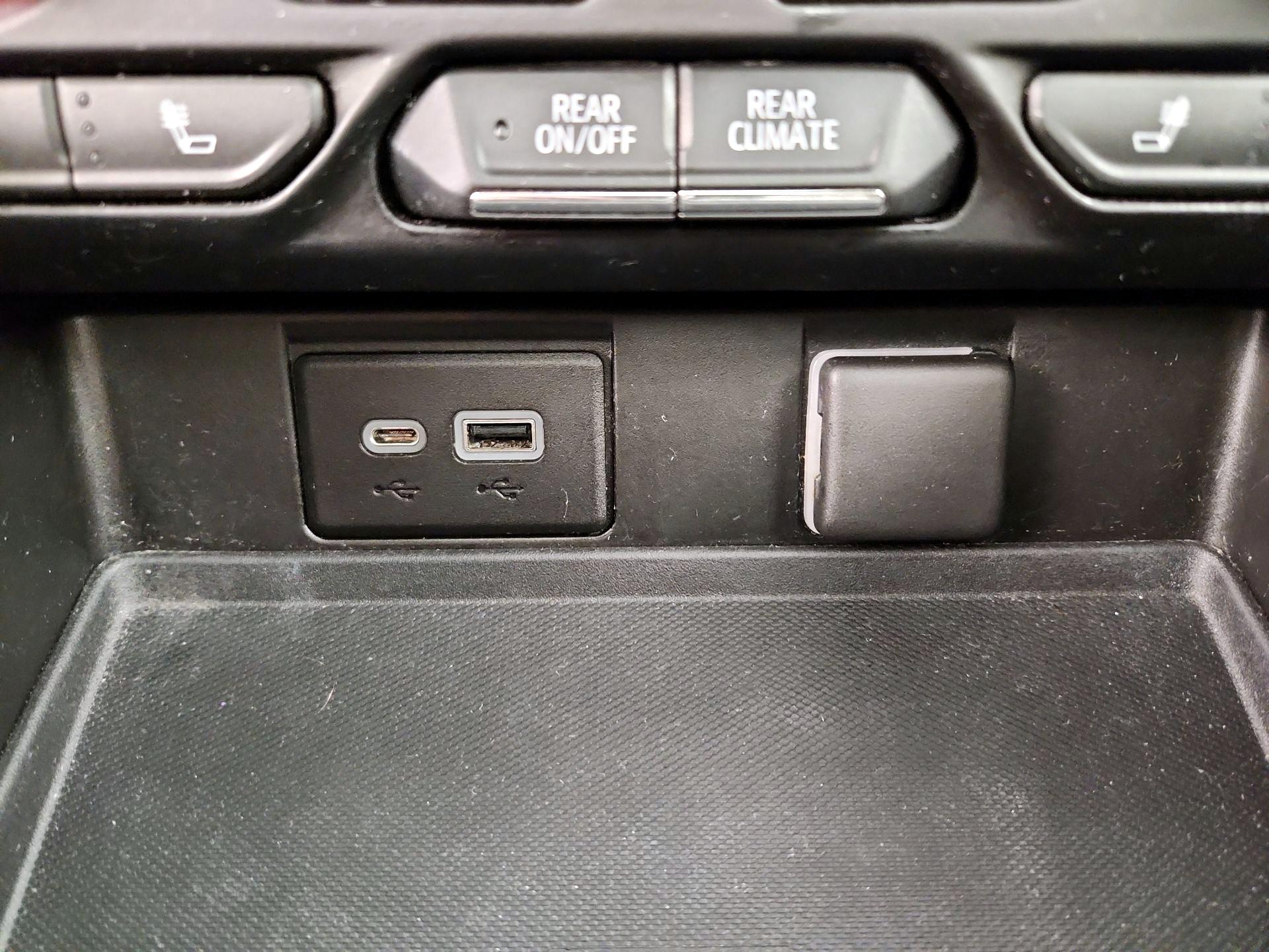 Thumbnail: 2022 Chevrolet Tahoe - 18