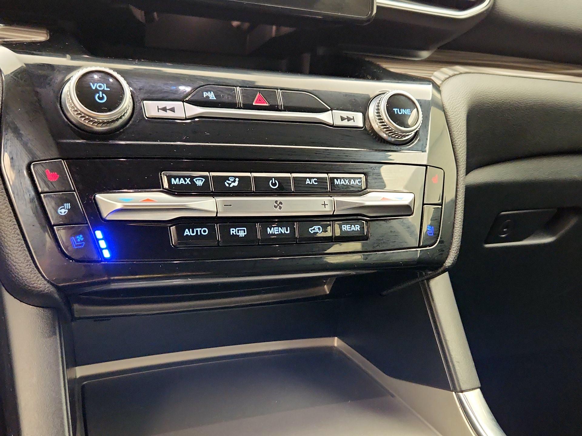 Thumbnail: 2023 Ford Explorer - 17