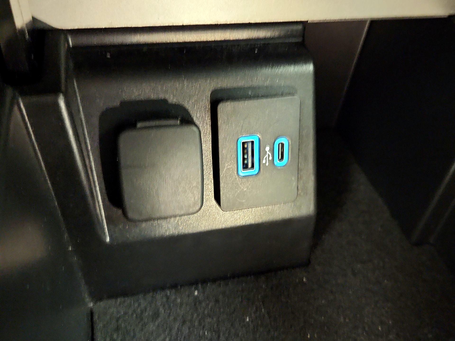 Thumbnail: 2023 Ford Explorer - 19