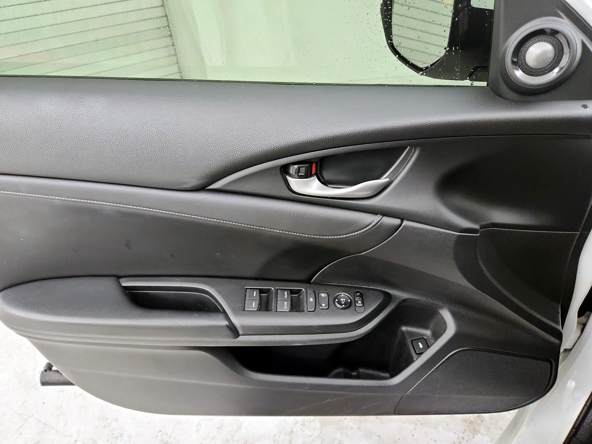 Thumbnail: 2019 Honda Insight - 12