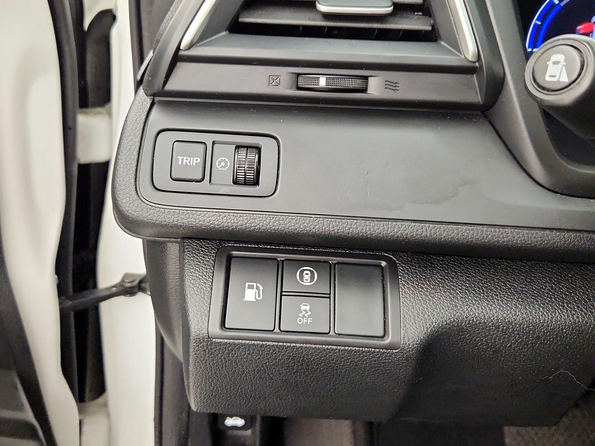 Thumbnail: 2019 Honda Insight - 13