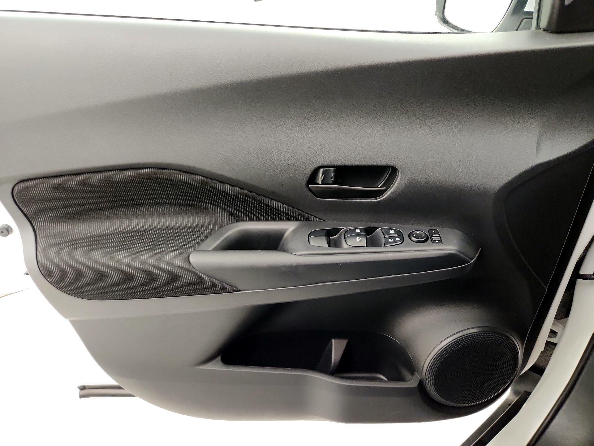 Thumbnail: 2021 Nissan Kicks - 12