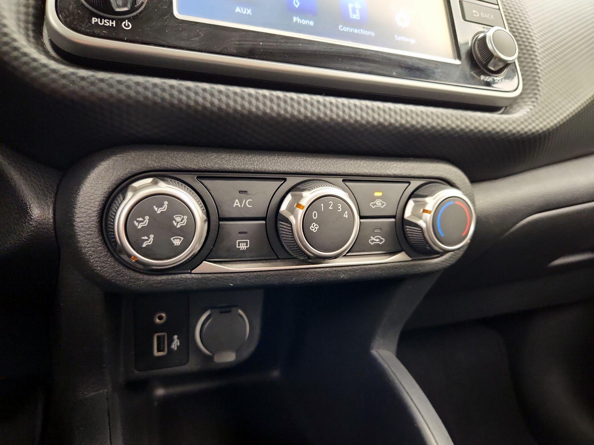 Thumbnail: 2021 Nissan Kicks - 16