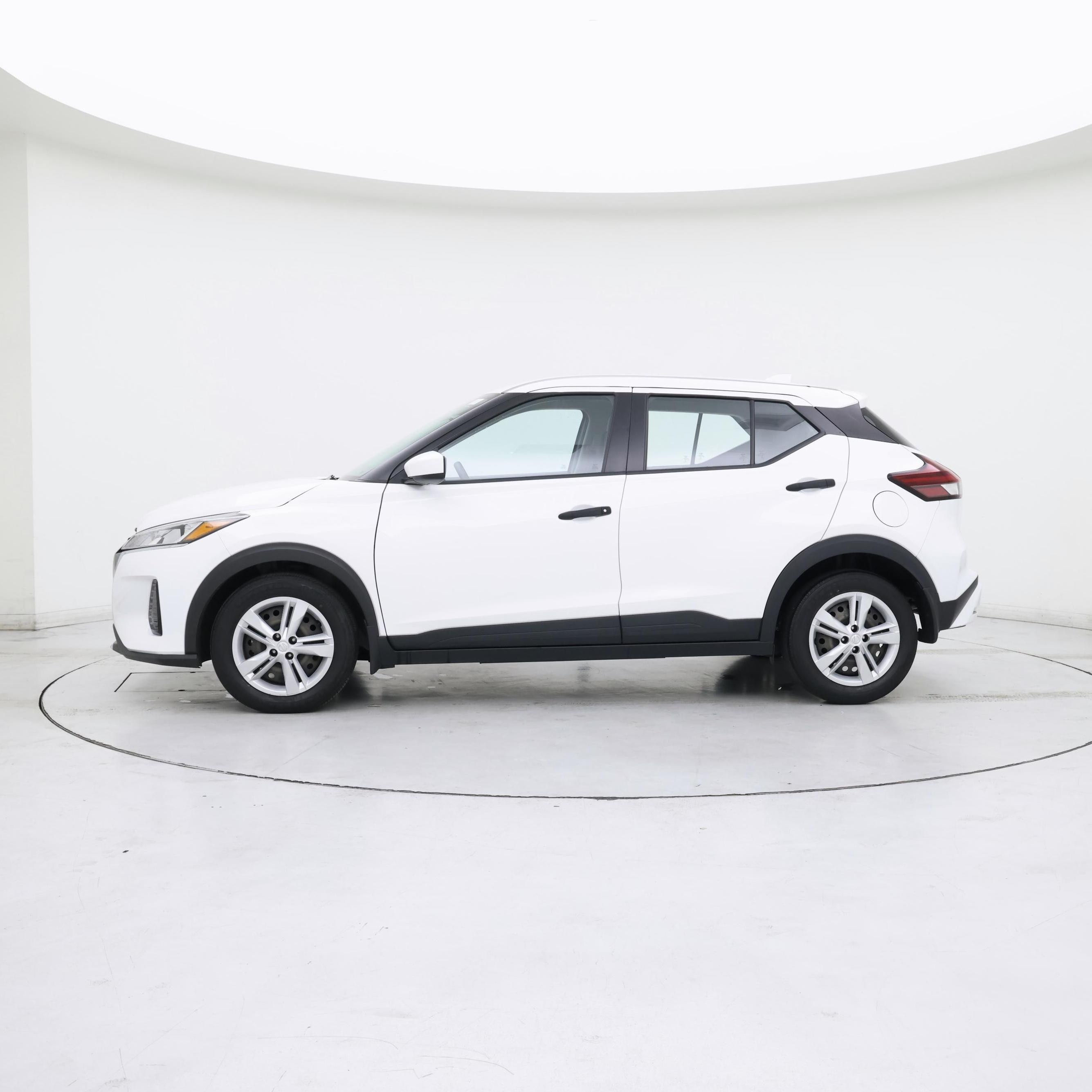 Thumbnail: 2021 Nissan Kicks - 3