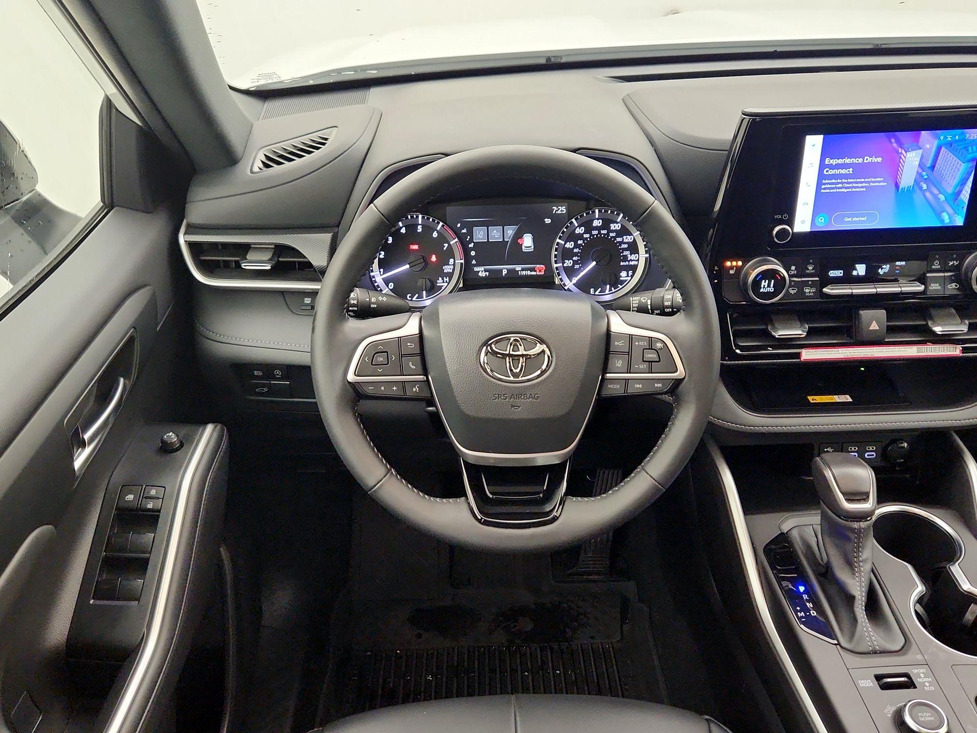 Thumbnail: 2024 Toyota Highlander - 10