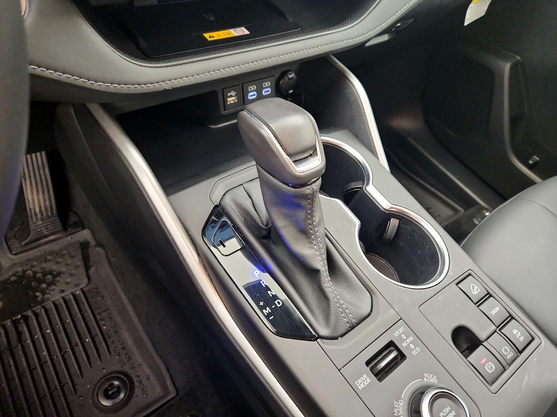 Thumbnail: 2024 Toyota Highlander - 17