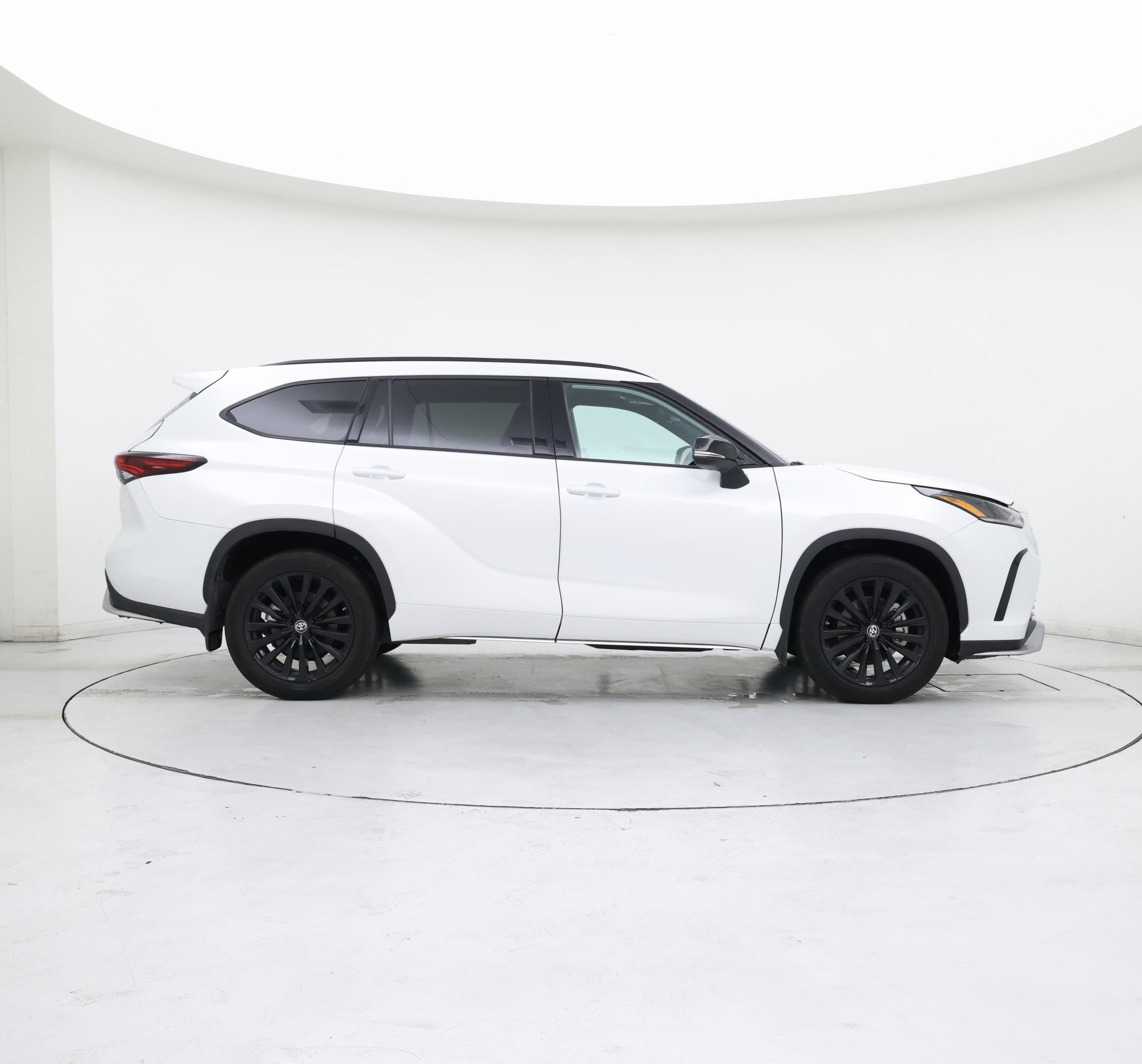 Thumbnail: 2024 Toyota Highlander - 7