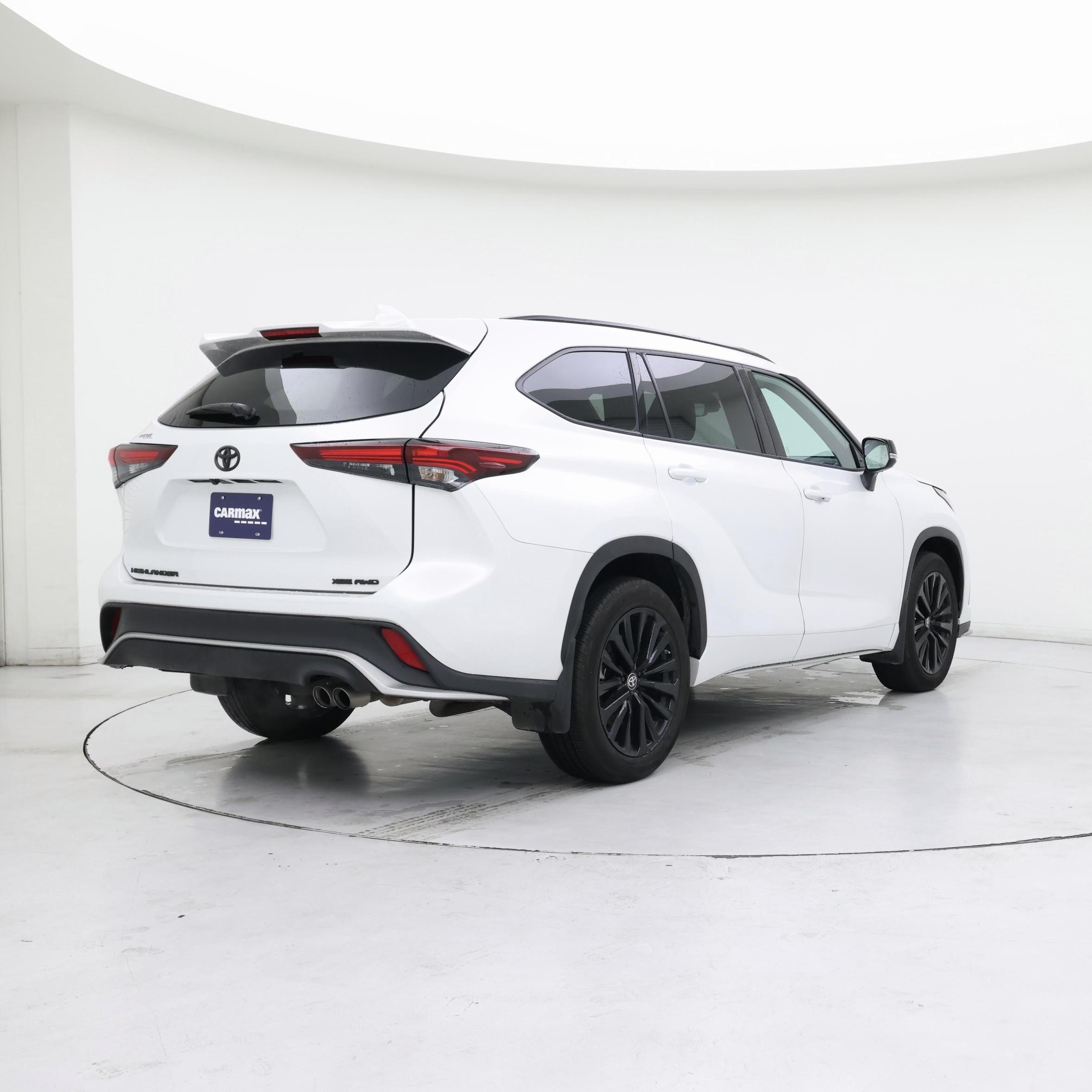 Thumbnail: 2024 Toyota Highlander - 8