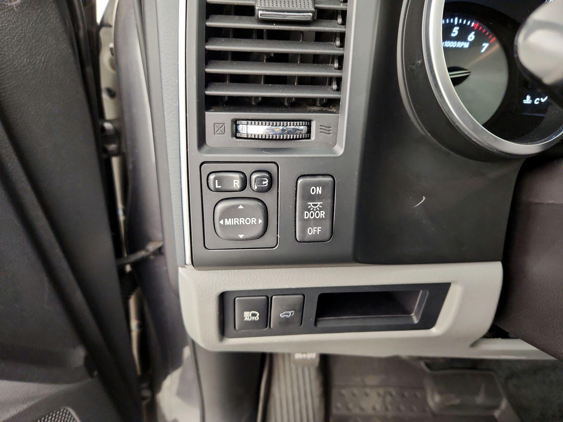 Thumbnail: 2018 Toyota Sequoia - 13