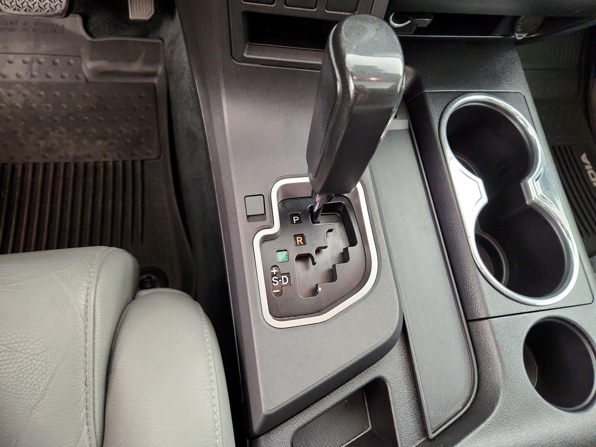 Thumbnail: 2018 Toyota Sequoia - 17