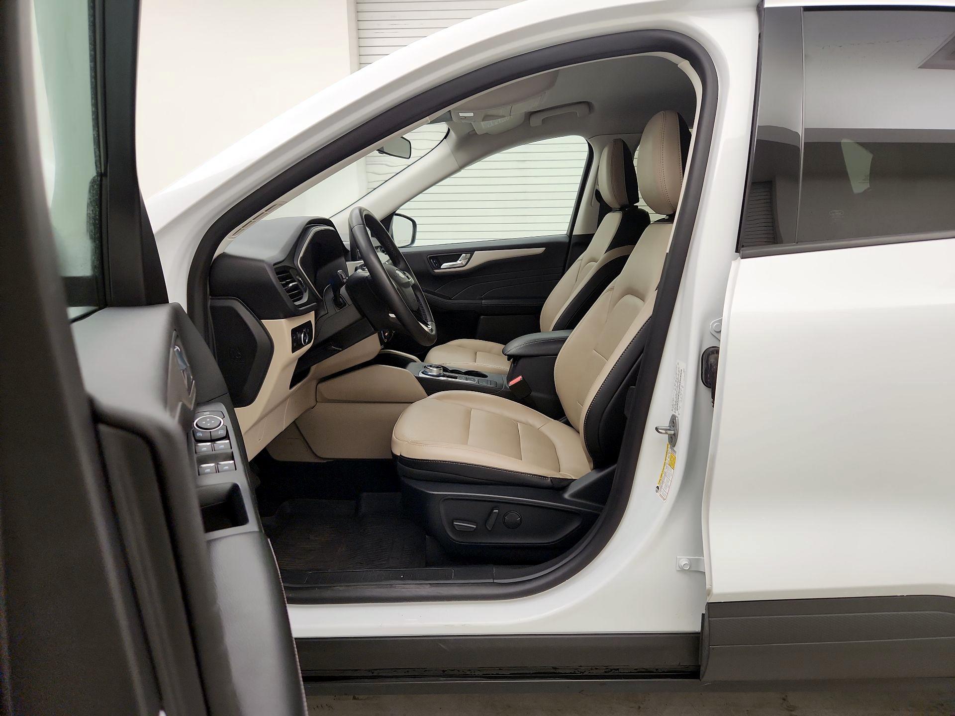 Thumbnail: 2022 Ford Escape - 11