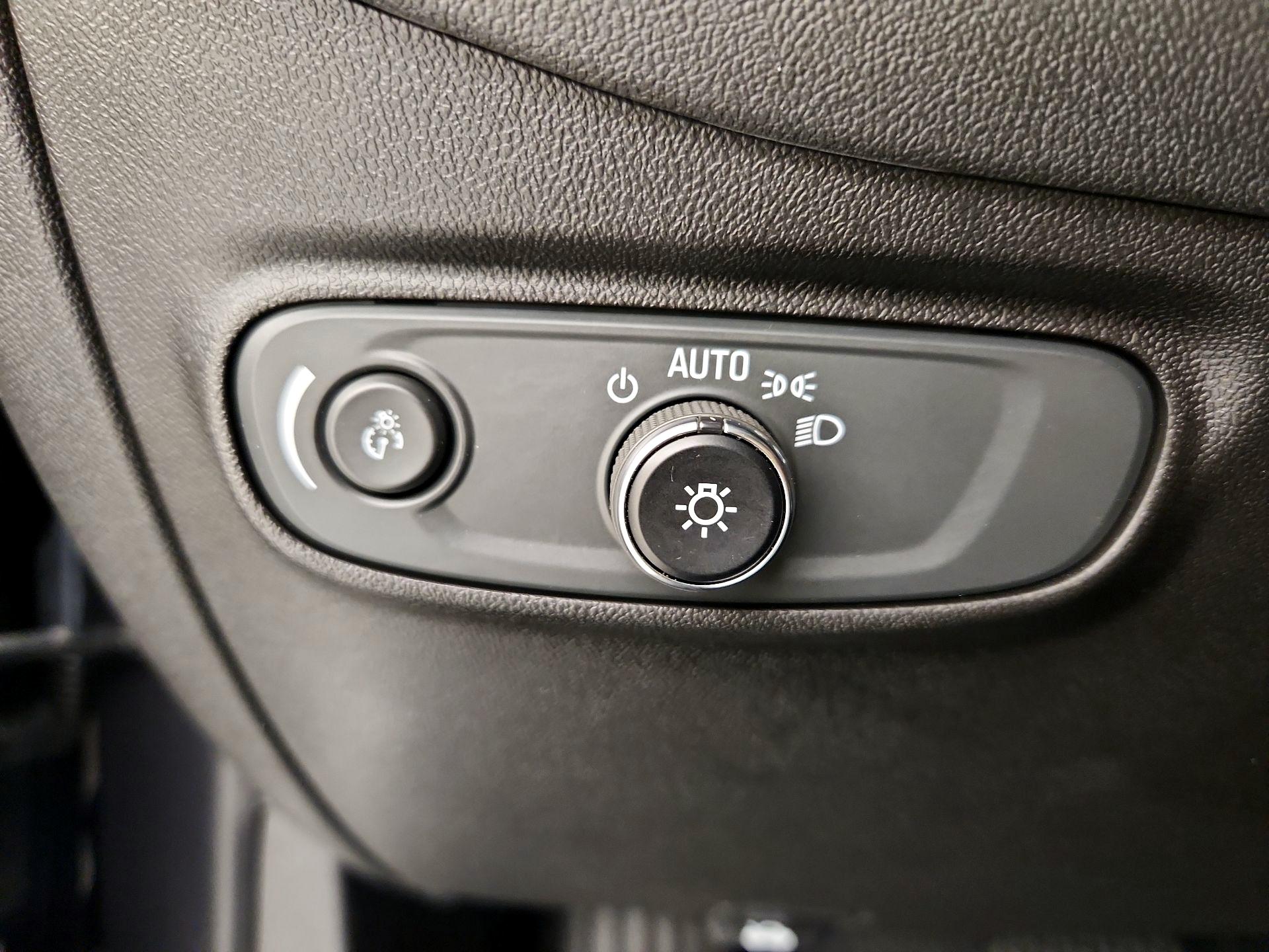 Thumbnail: 2022 Chevrolet Equinox - 13