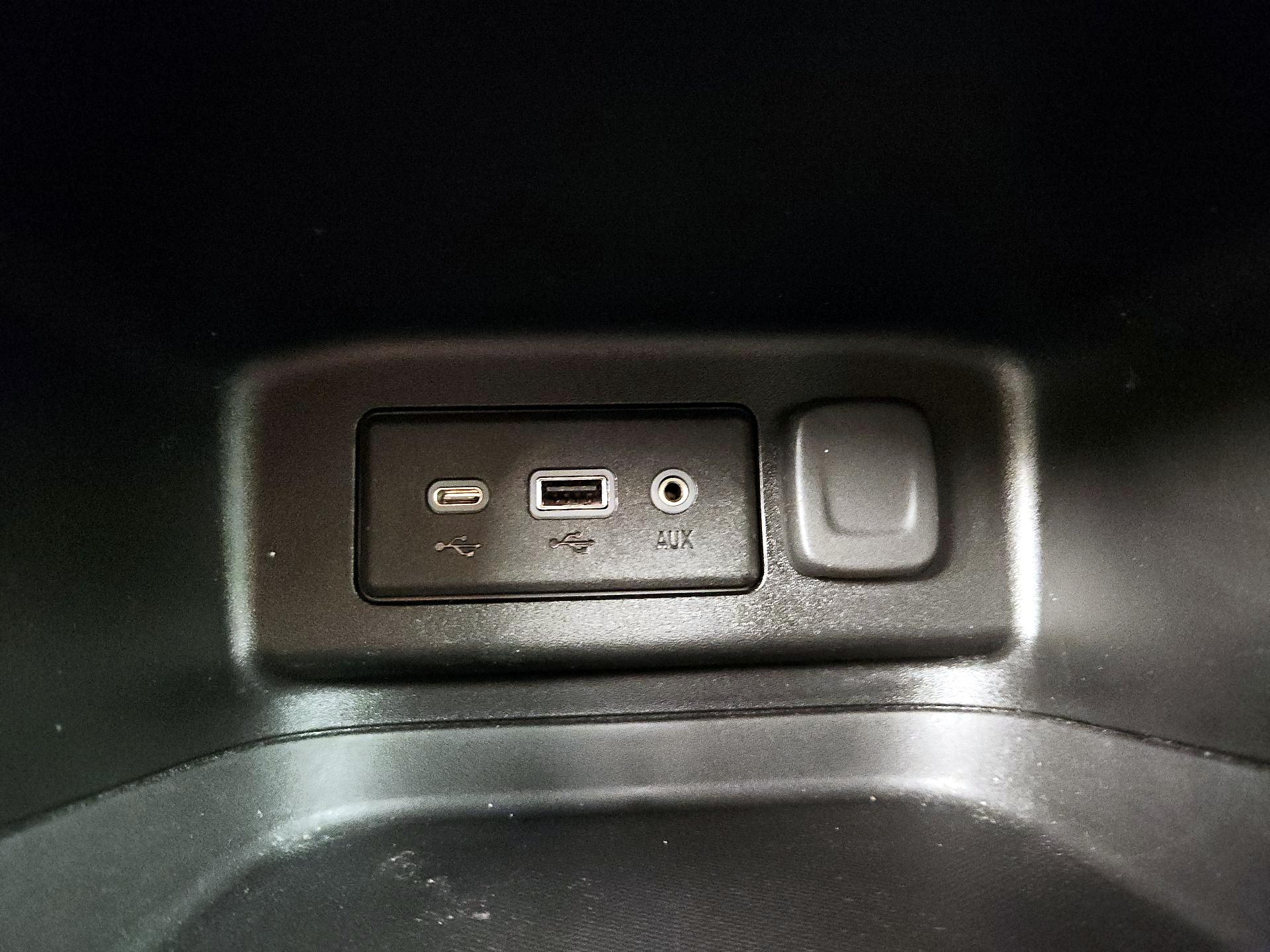 Thumbnail: 2022 Chevrolet Equinox - 18