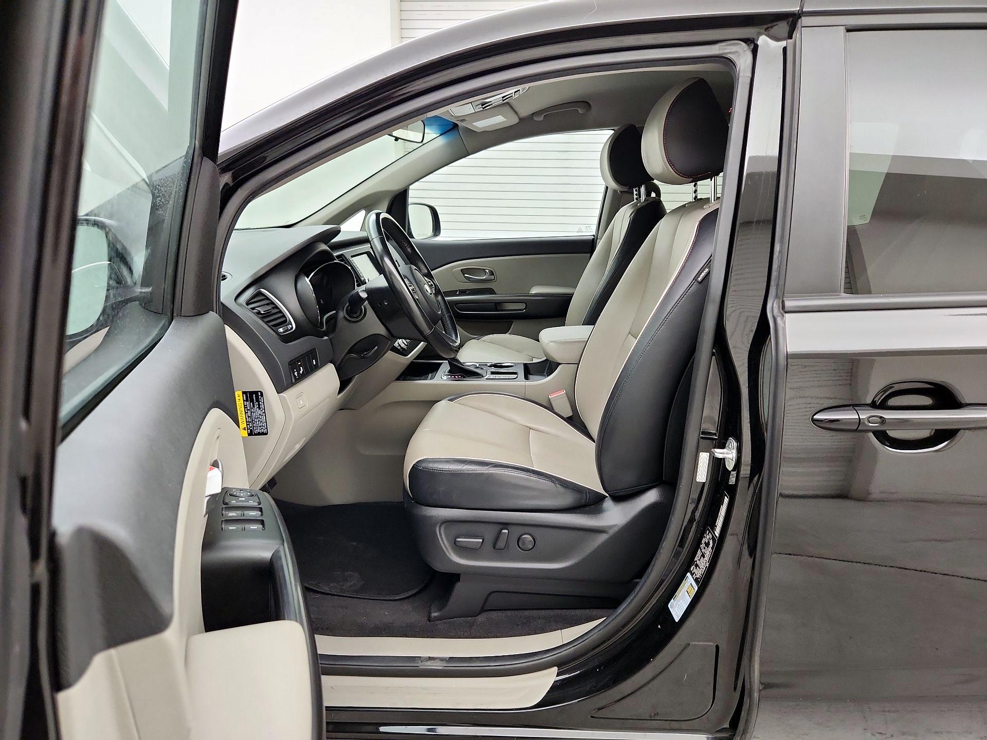 Thumbnail: 2021 Kia Sedona - 11