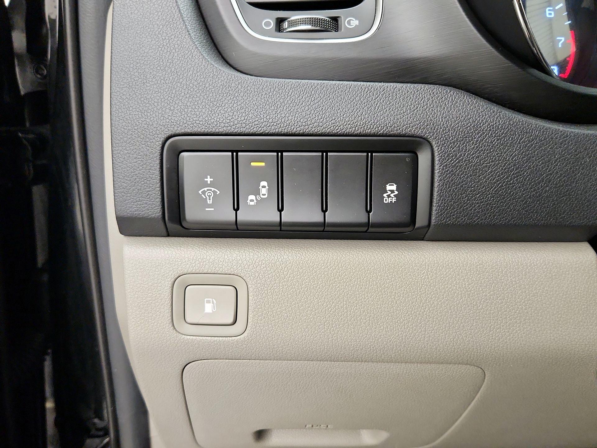 Thumbnail: 2021 Kia Sedona - 13