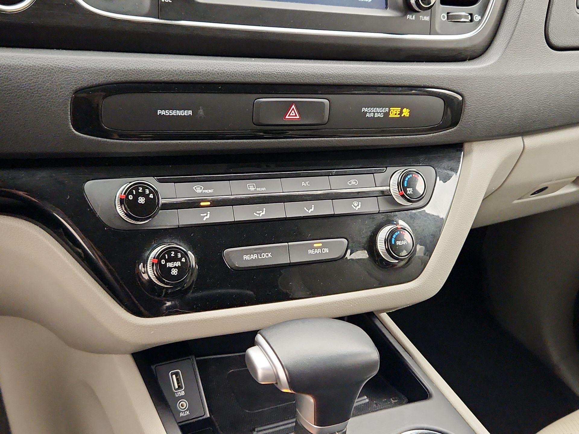 Thumbnail: 2021 Kia Sedona - 16