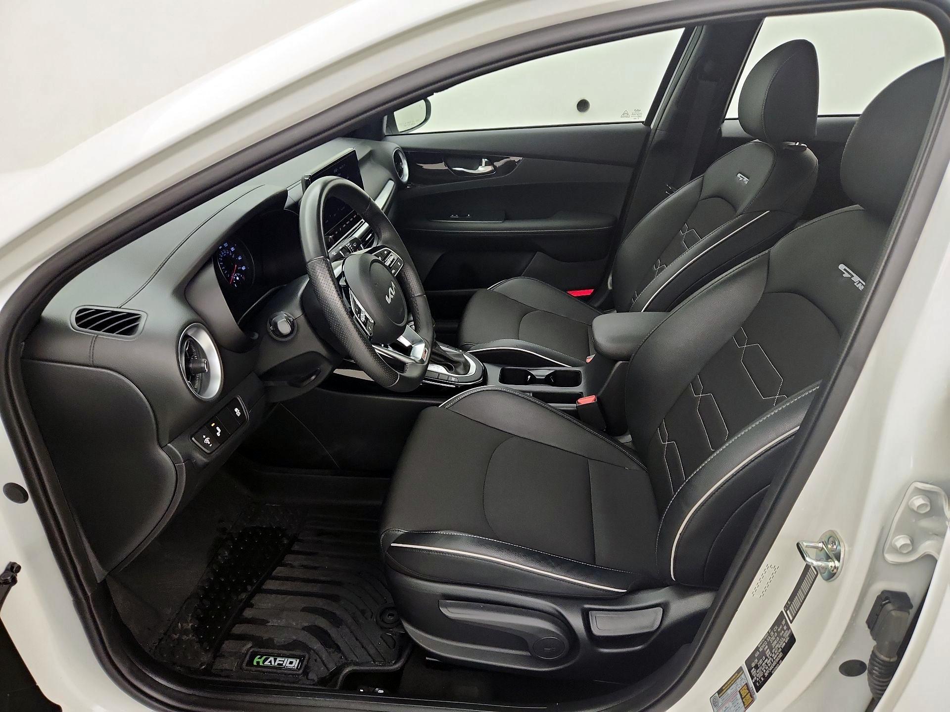 Thumbnail: 2024 Kia Forte - 11