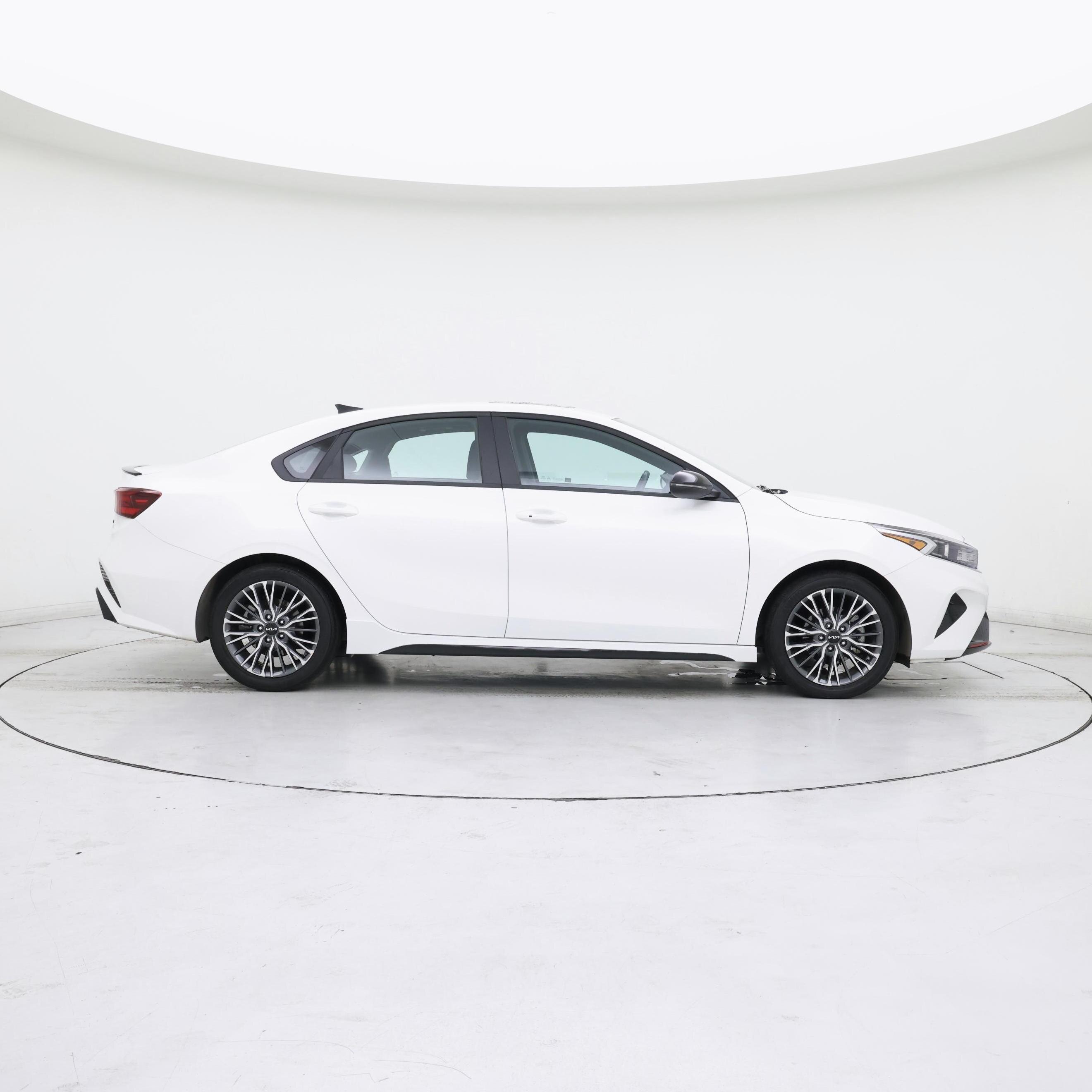 Thumbnail: 2024 Kia Forte - 7