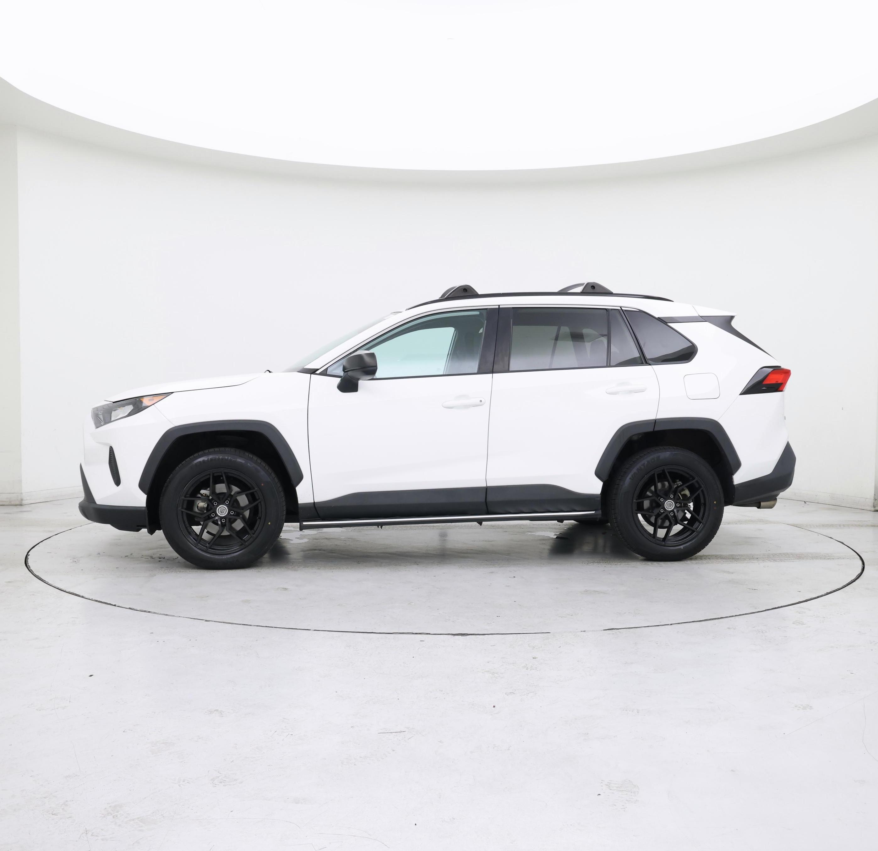 Thumbnail: 2020 Toyota RAV4 - 3