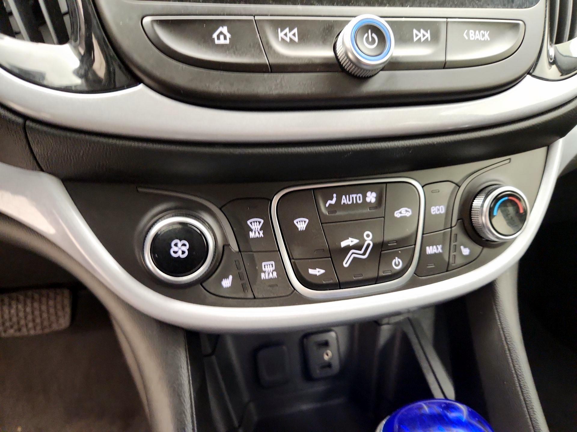 Thumbnail: 2018 Chevrolet Volt - 16