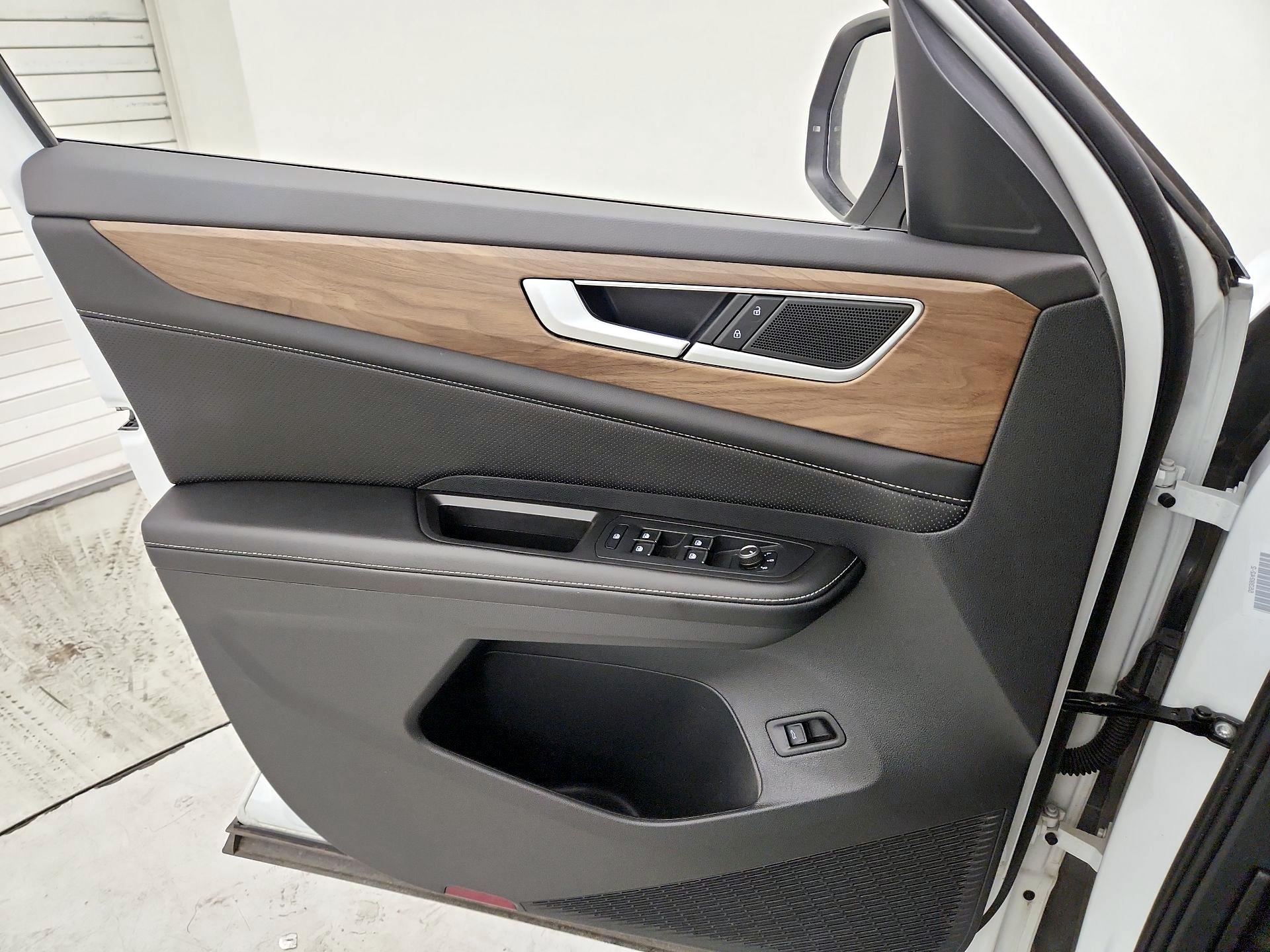 Thumbnail: 2024 Volkswagen Atlas - 12