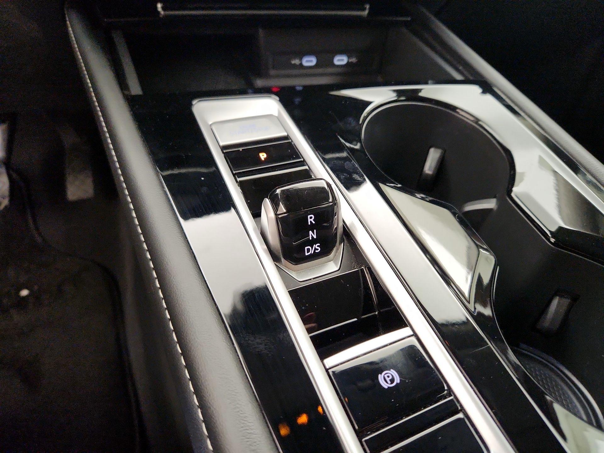 Thumbnail: 2024 Volkswagen Atlas - 17