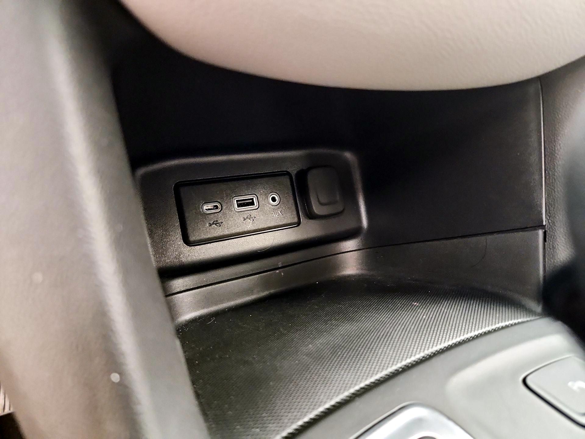 Thumbnail: 2023 Chevrolet Equinox - 18