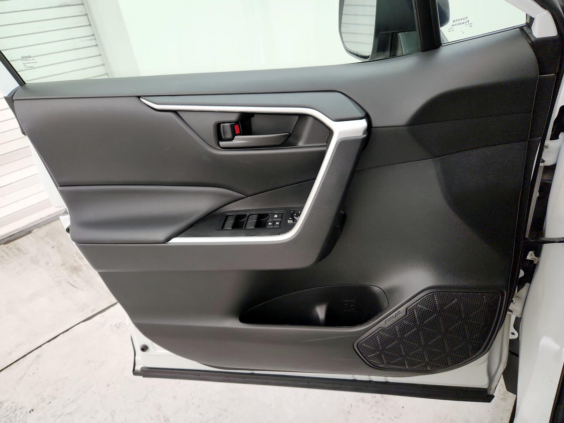 Thumbnail: 2023 Toyota RAV4 - 12