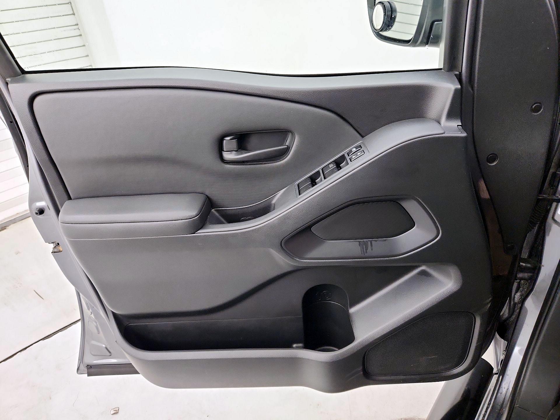 Thumbnail: 2022 Nissan Frontier - 12